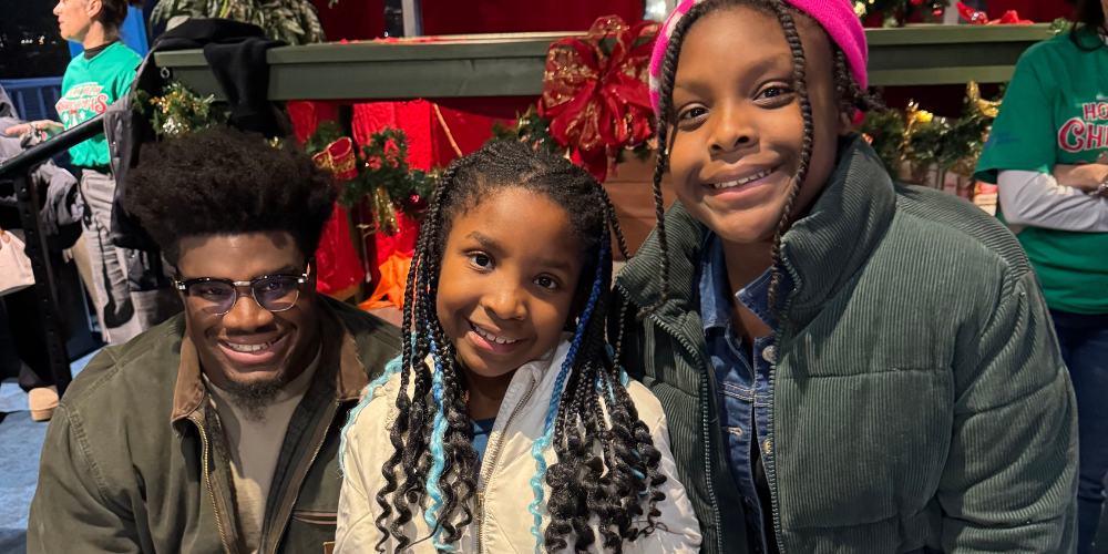 Eagles' Jordan Davis joins Camden holiday gift event honoring students