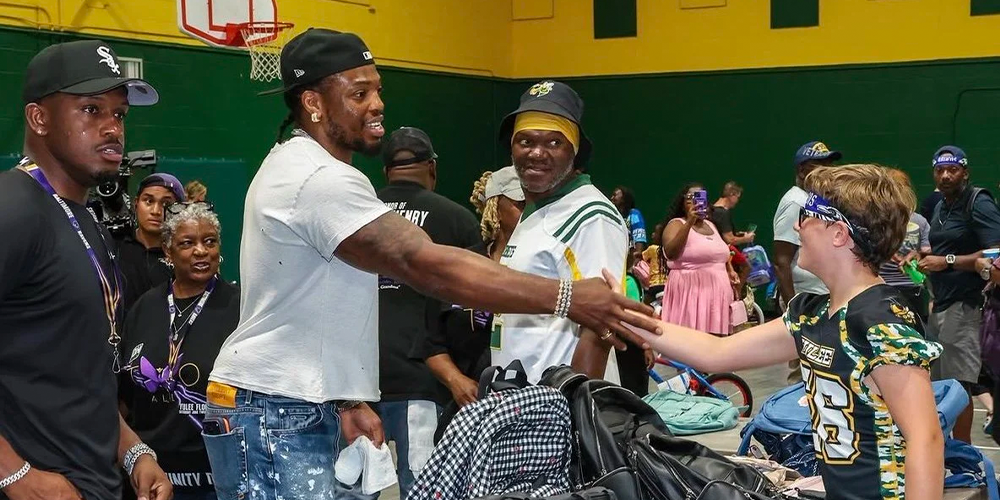 Derrick Henry awards Yulee graduate $10,000 scholarship, hosts Community Day in hometown