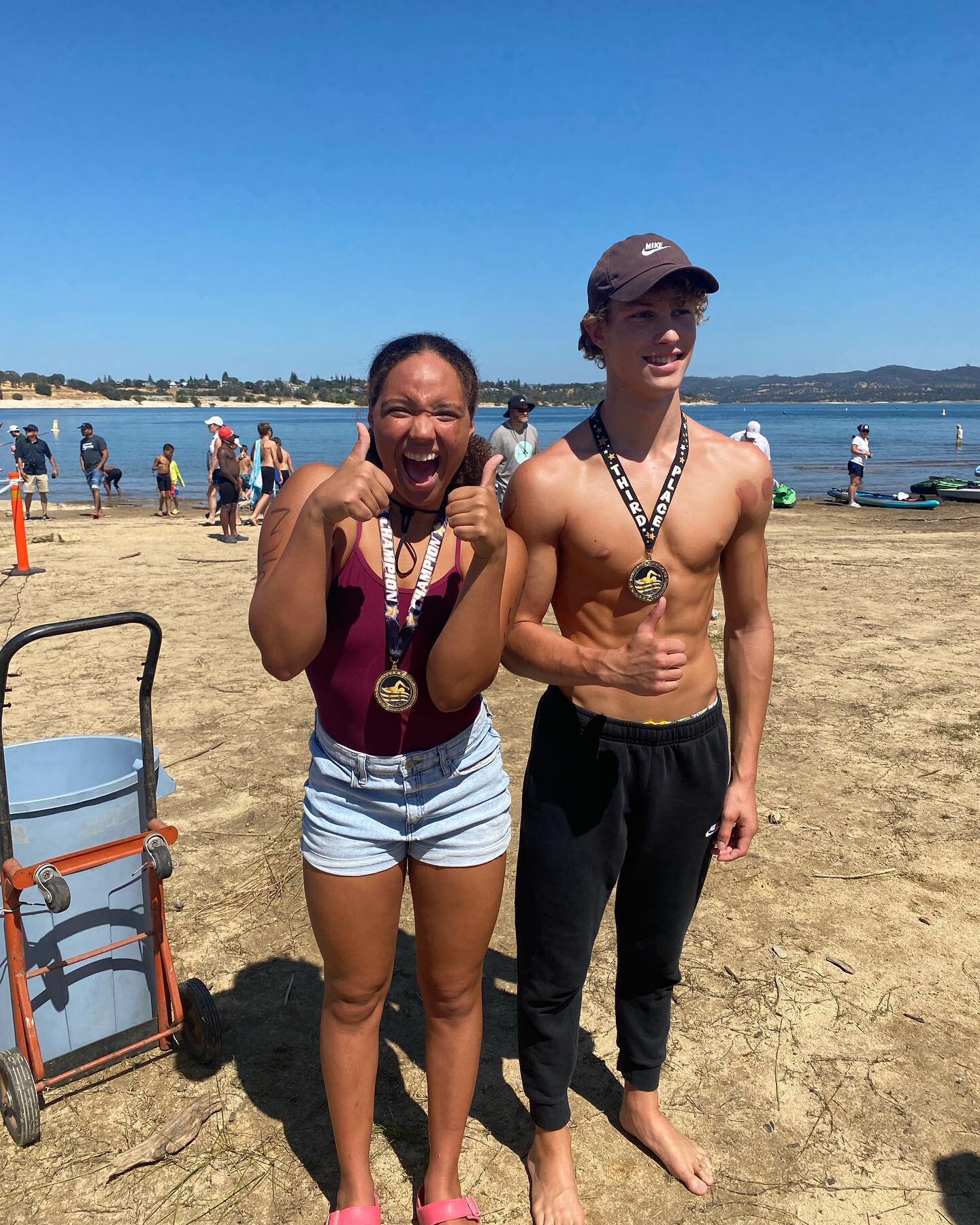 Congrats to our two Black Groupers who represented at the SNS Open Water Championships hosted by our friends at @dpccpirates. Both swimmers made it to the top five in their age group with Julianna placing 1st in the 15-18 girls and Alex placing 3rd i