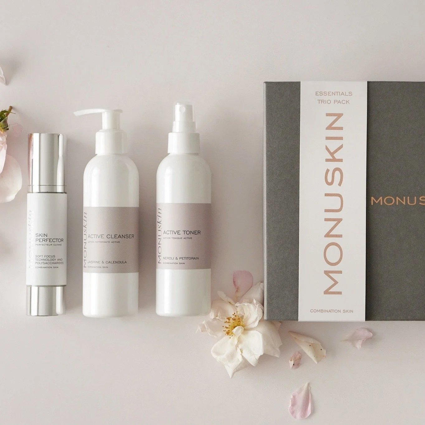 Our MONU Top Trio brings gentle cleansing, soothing toning and rich hydration together in one thoughtful gift. Comforting, calming and ideal for winter-tired skin. Effortless to give, a joy to receive.

#MONUSKIN #DrySkinCare #ChristmasGifting #Skinc