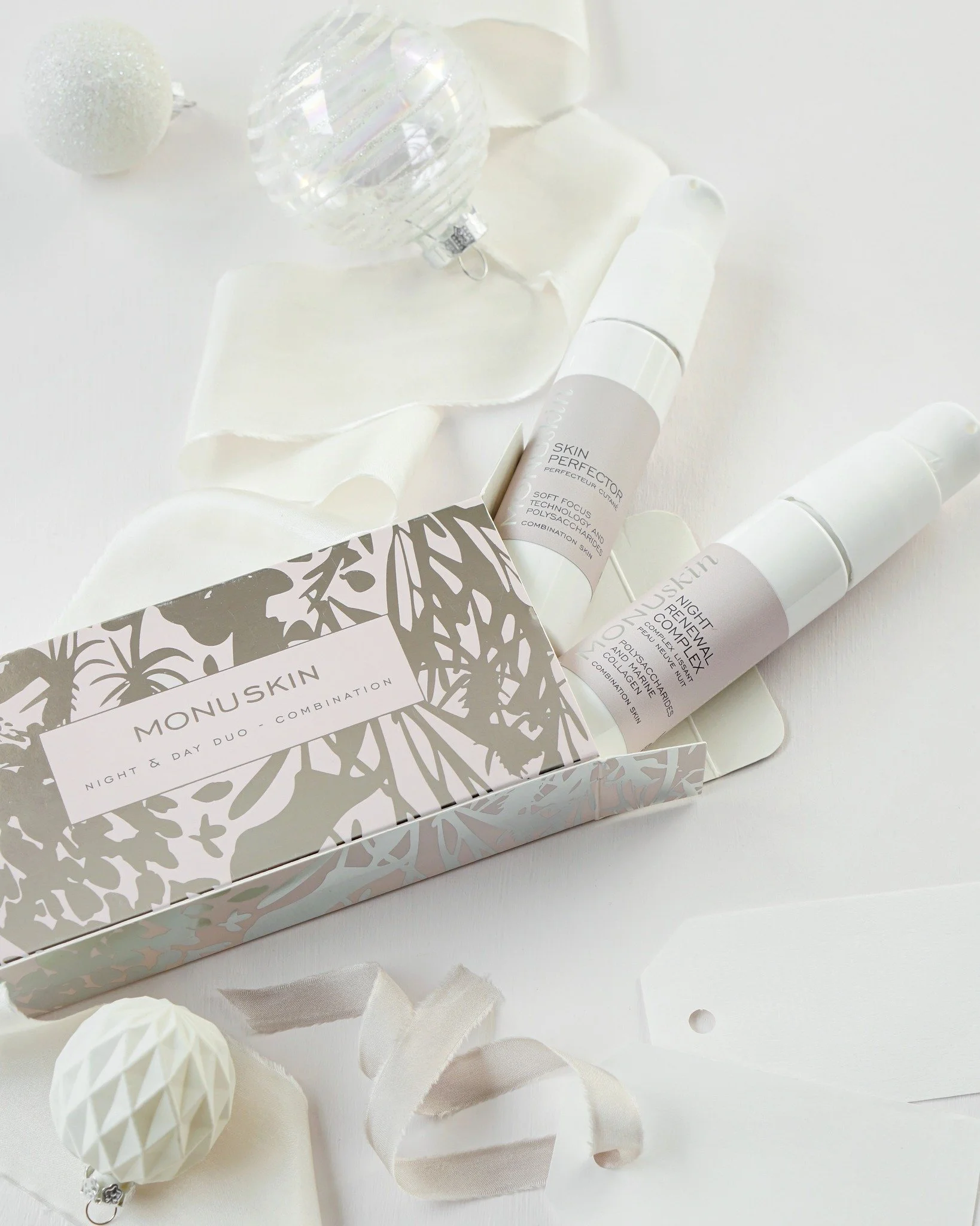 A perfectly balanced duo for normal and combination skin.
Skin Perfector refines, hydrates and instantly smooths, while Night Renewal Complex restores radiance and firmness overnight.
Together, they keep the complexion clear, energised and beautifull