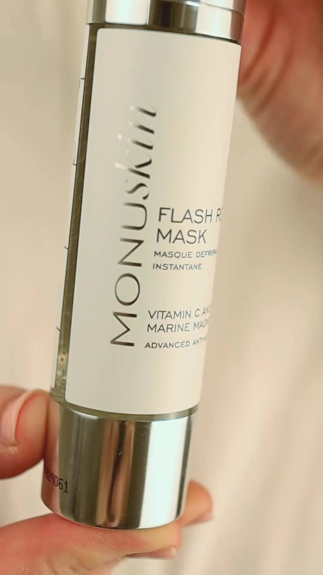 When your skin needs an instant lift, this is the one.

Flash Relax Mask works to smooth fine lines, soften tension and visibly refine the contours of the face &mdash; leaving skin looking fresher, brighter and more awake.

With Ginseng and Magnesium