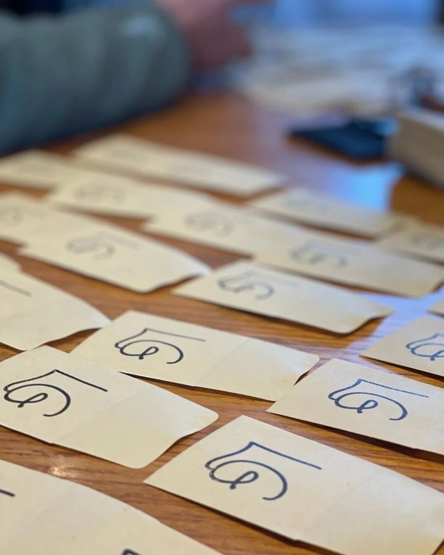 A little look inside the Woolery. Knitters at the Dubied machines, labels hand-stamped, packaging prepared, pieces pressed, and labels sewn in by hand.
From start to finish, everything we make—down to the smallest detail—is shaped by the