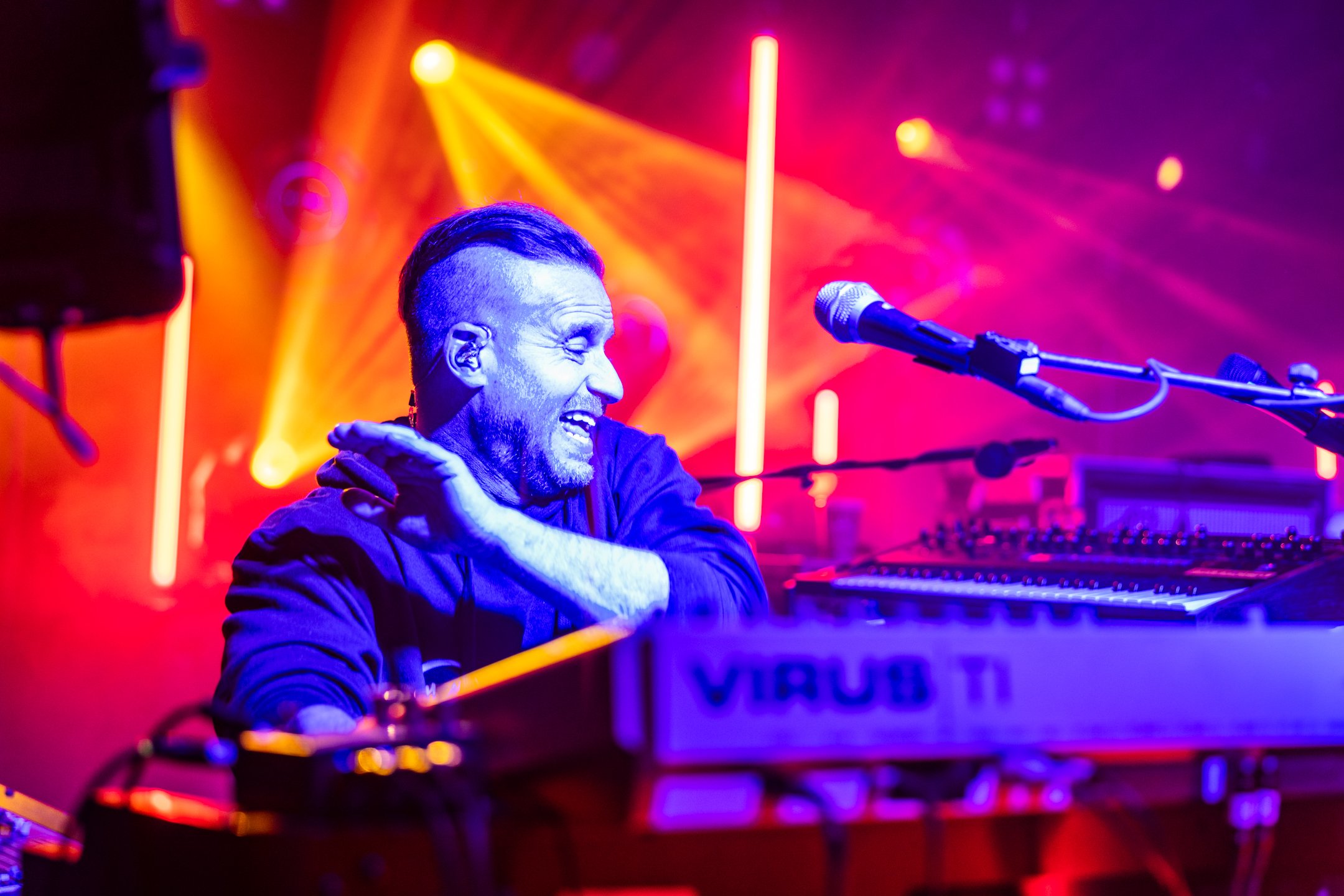 2024-03-13-175812-discobiscuits-empirelive-albanyny-3-6334-taragracerfoto.jpg