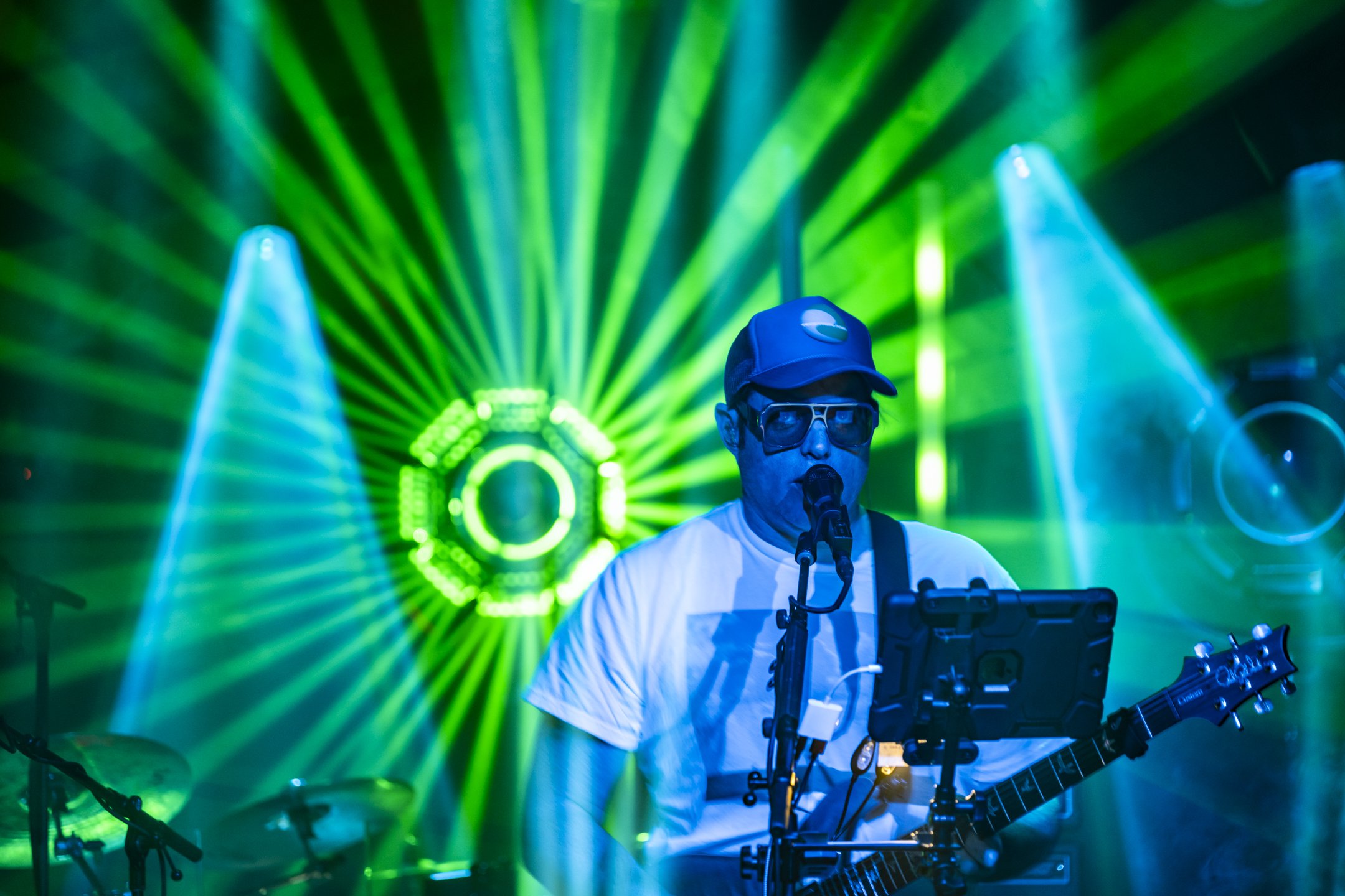 2024-02-05-204207-discobiscuits-bellup-aspenco-show-3-9108-taragracerfoto.jpg