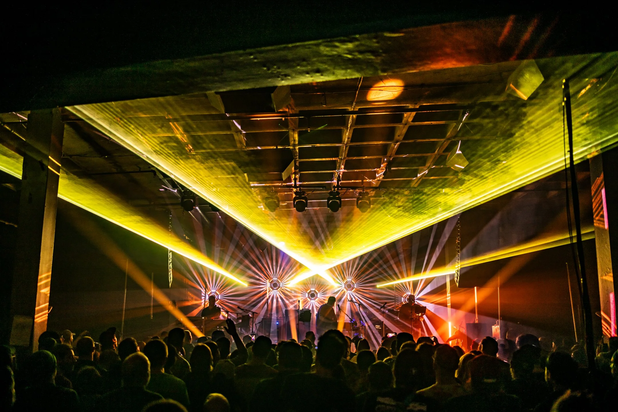 2024-03-13-203230-discobiscuits-empirelive-albanyny-31-7648-taragracerfoto.jpg