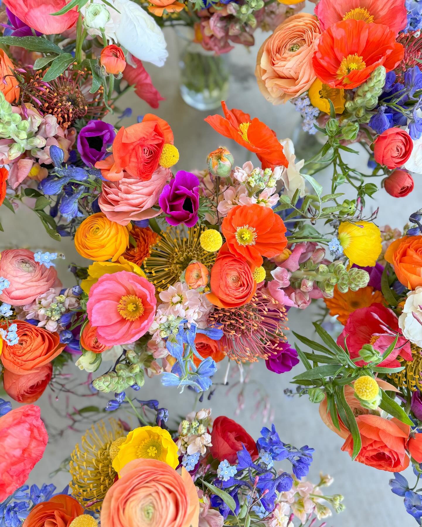 Bridesmaid bouquets for C and J today🌙

100% #cagrown with much of it local &hellip; including the poppies from our greenhouse l.

#humboldt #Humboldtwedding #eclipsewedding #norcalwedding #innat2ndandc #humboldtweddingflorist #arcatadlorist #eureka