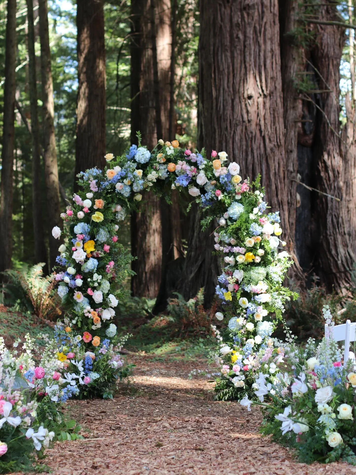 Spring flowers ✨ It&rsquo;s almost April which means it&rsquo;s almost wedding season!

Venue: @ridgefieldweddings 
Flowers: @buttermilkfloral