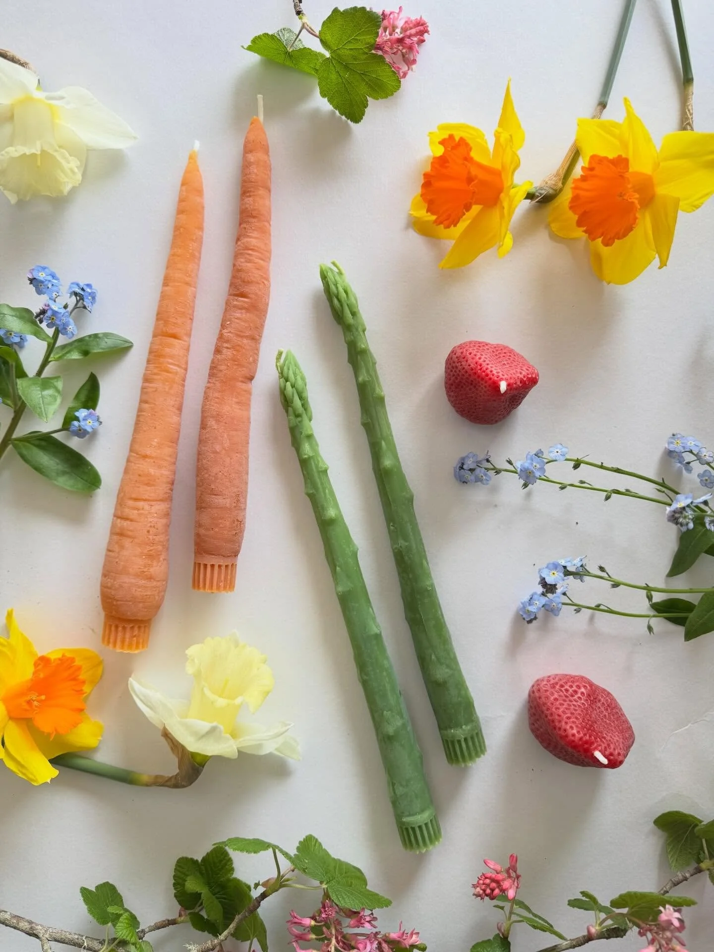 We have the perfect candles for your Easter table in the store! 🥕🍓 almost too pretty to burn. We loves these candles from @happyorganics.