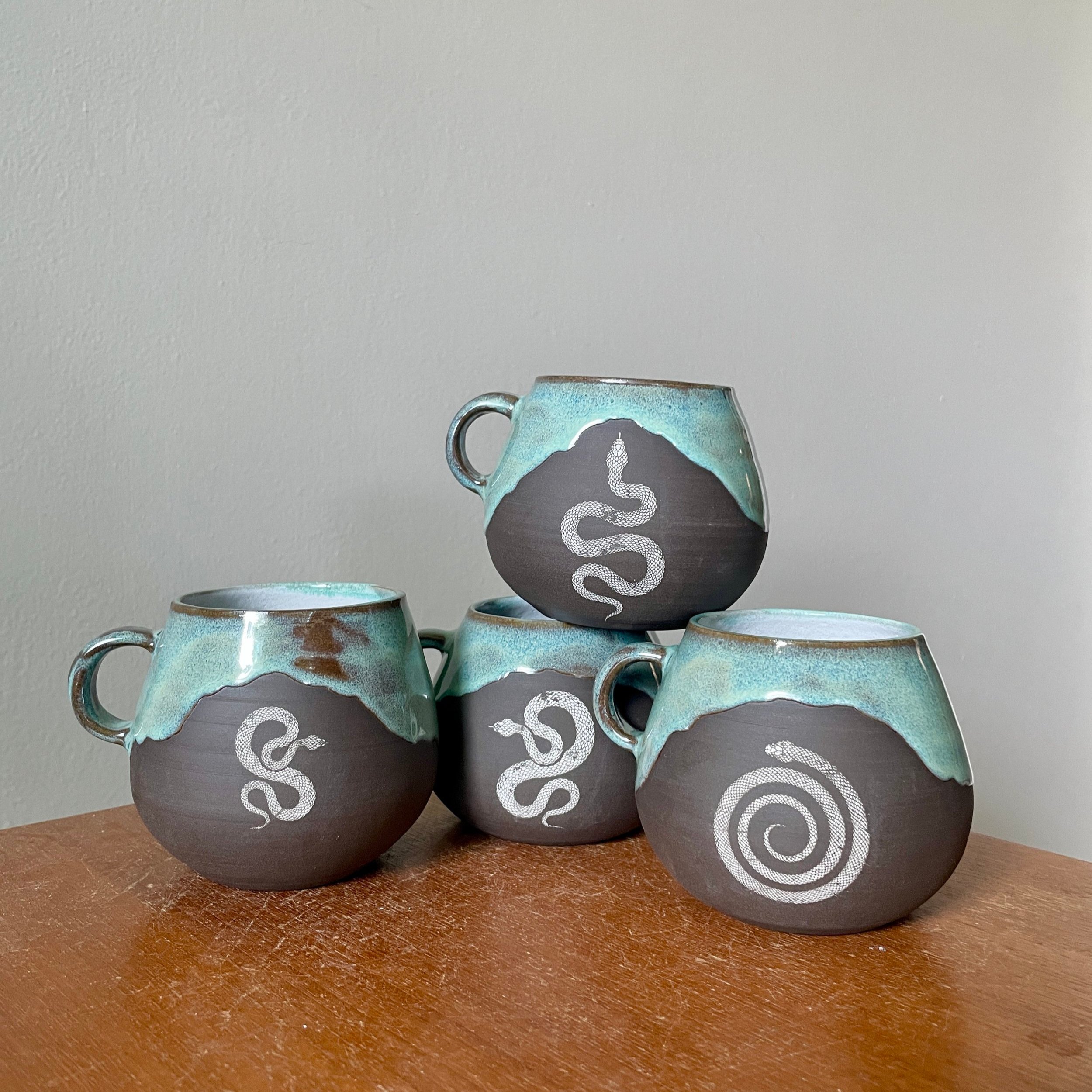 serpentine mug