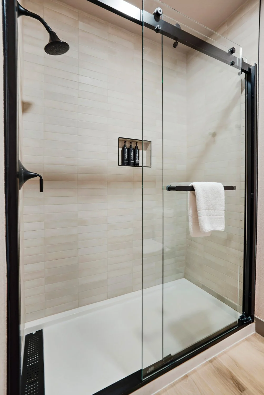 Deluxe_King_Room_Mountain_and_Pool _View_Smaller_7.jpg