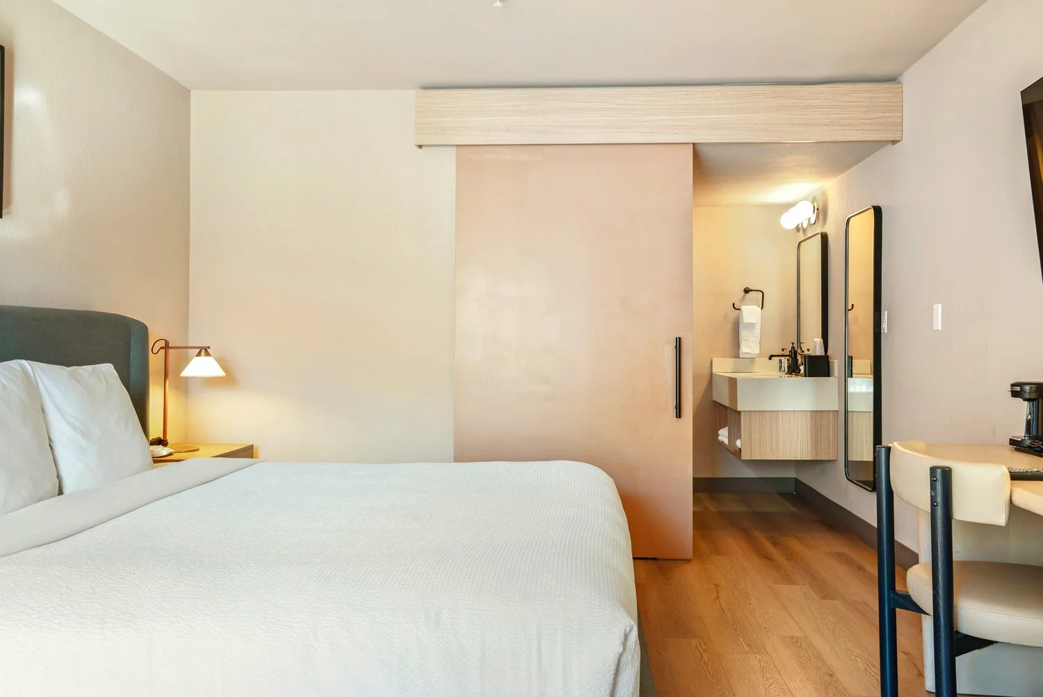 Deluxe_King_Room_Mountain_and_Pool _View_Smaller_5.jpg