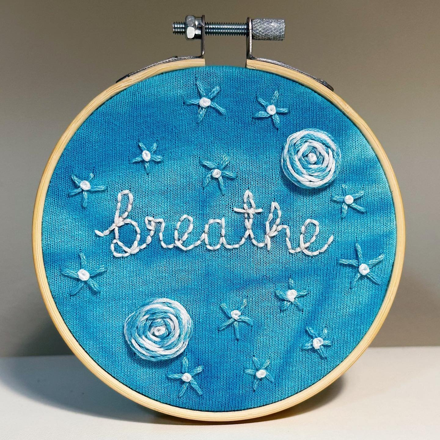 AVAILABLE 👻 First new project in months so you know I had to make it dreamy! ☁️ Figured we could all use a little calm in our lives these days. 

Hand sewn on a 4&rdquo; hoop.