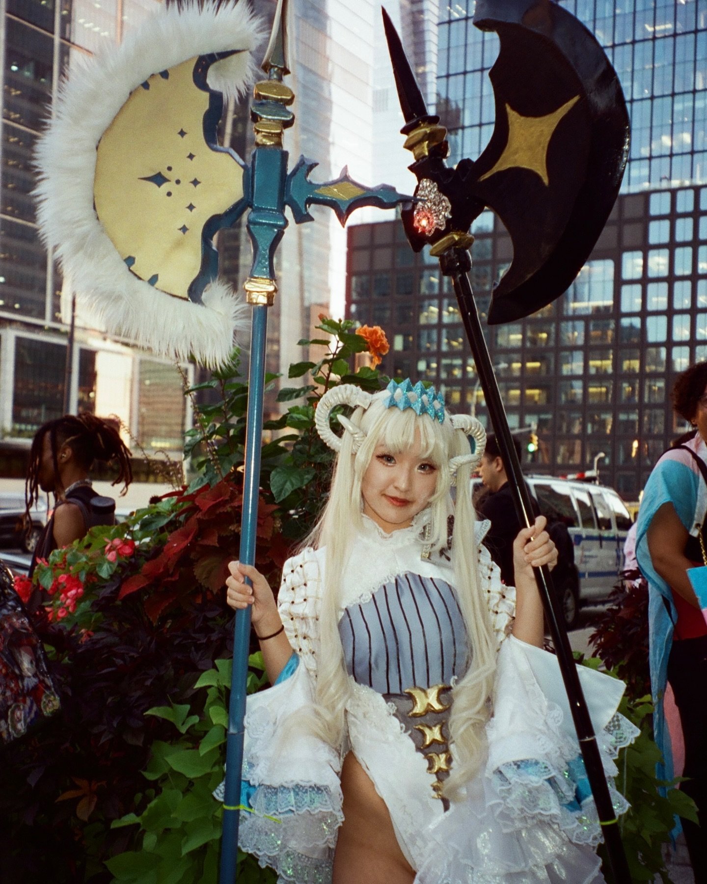 🫰 @animenyc 

loved getting to work this event for the first time! it was fun taking some quick cosplay portraits on breaks while scheduling demos for the new Union Arena card game throughout the weekend. 

PS - this first shot has reminded me to ta