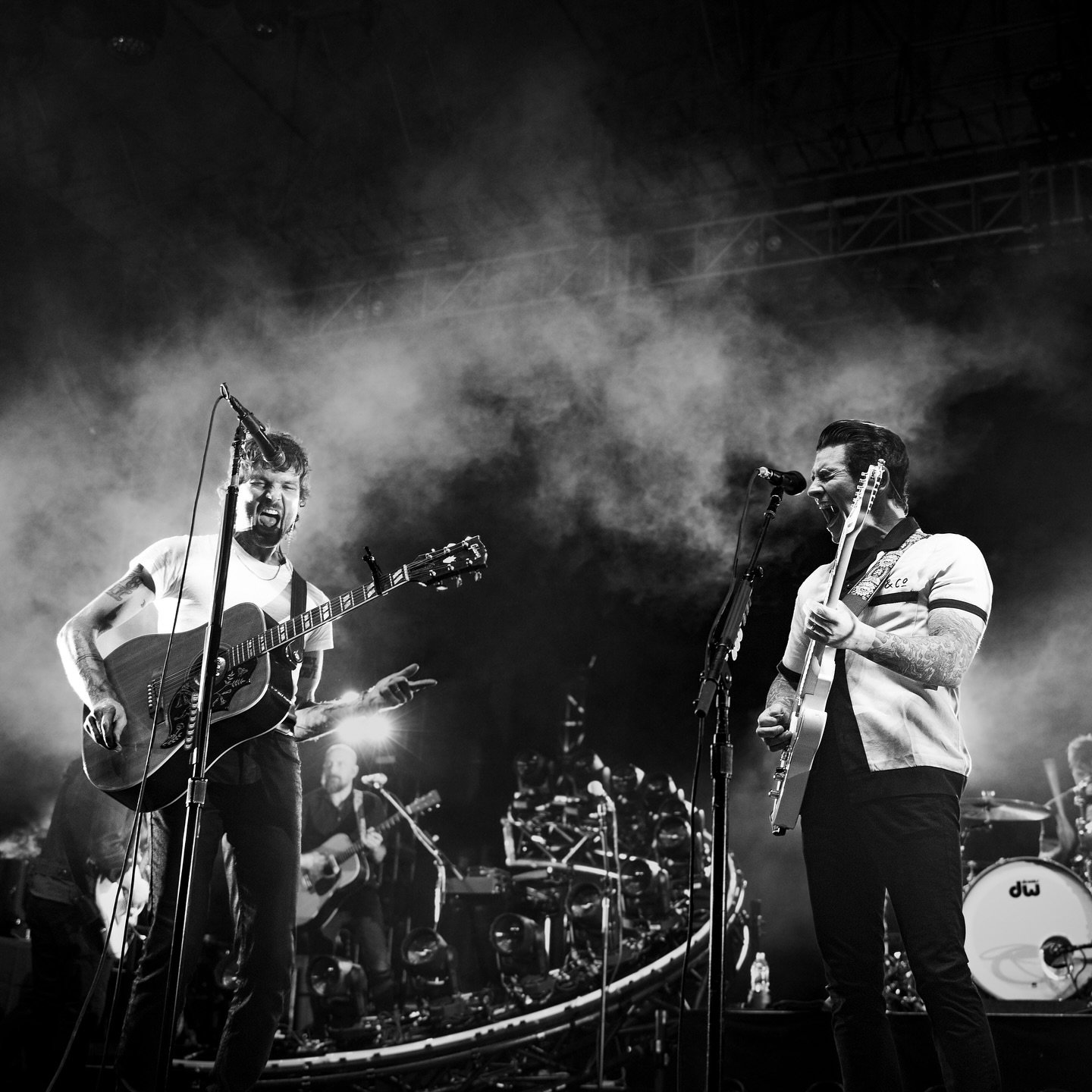 WATCH THE FIRE 📖🔥
@dashboardconfessional x @boyslikegirls 

photos from Asbury Park, Boston, and NYC
#dashboardconfessional #boyslikegirls