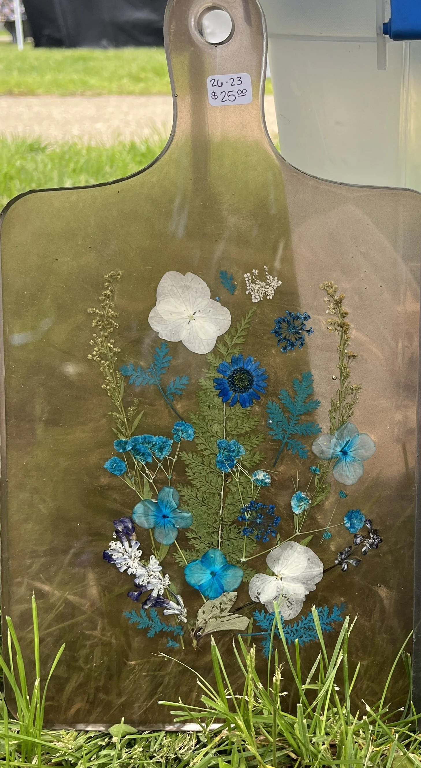 26-023 Blue/White Flower Cupboard