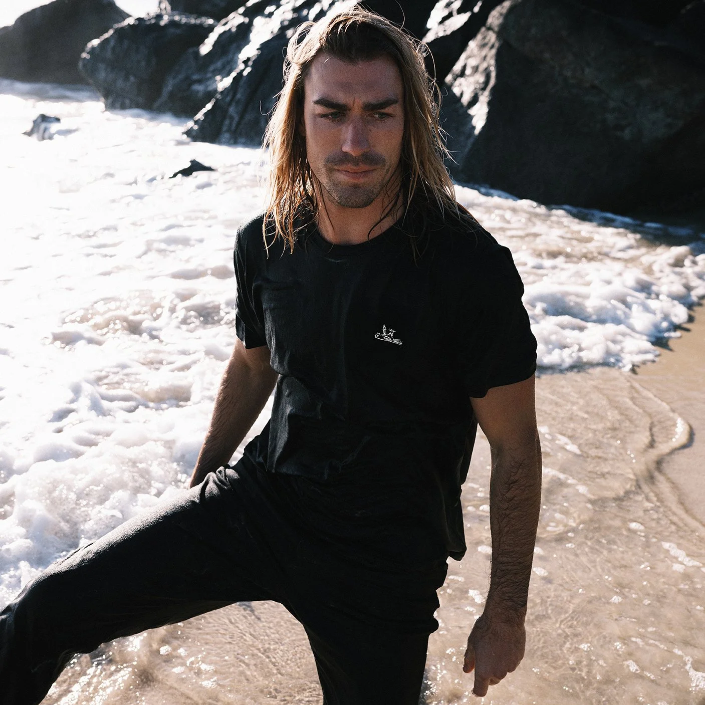 DaggerBird-Model-Simpletee_LR surf SQ.jpg