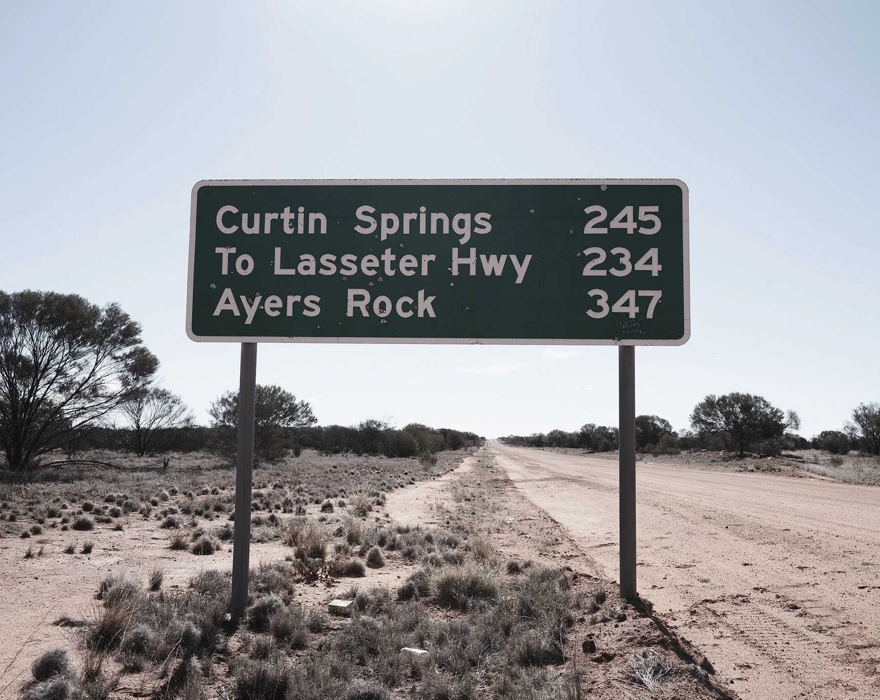 Desert sign AyersRock DSCF2224 col LR.jpg