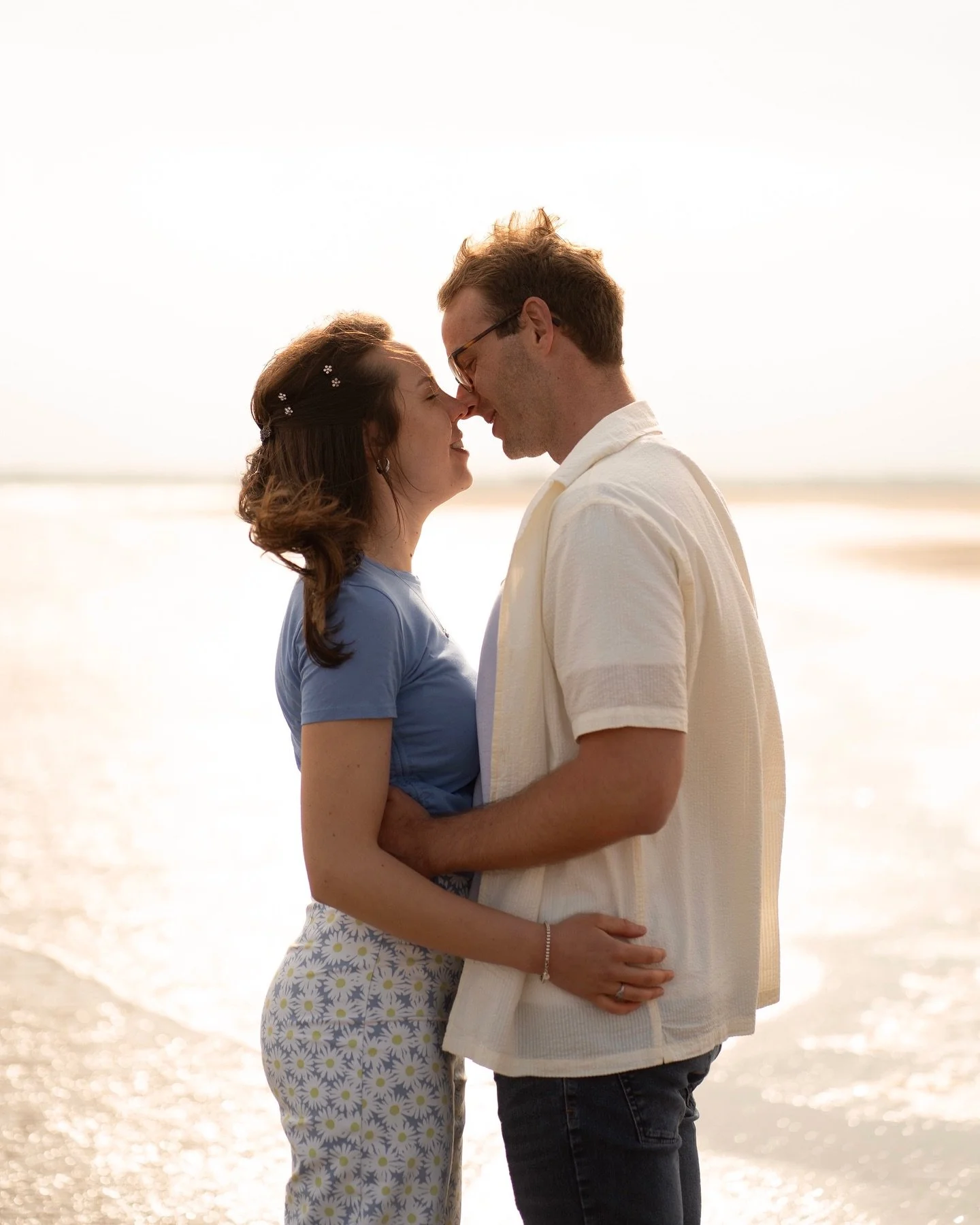 A sweet Easter Monday engagement shoot with Katie and Josh yesterday! 

#cambersands #engagement #photoshoot #weddingphotography #sony #beachphotoshoot #kentphotographer #ukphotographer