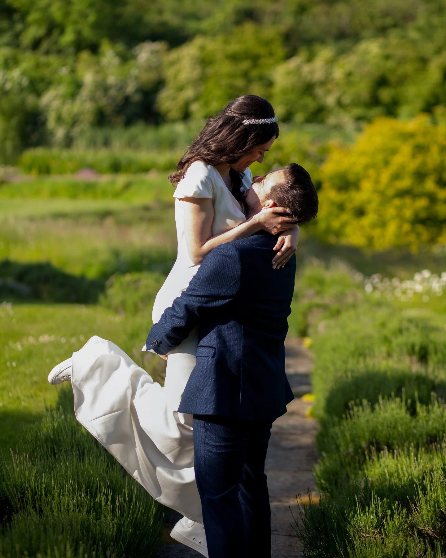The gardens at Allington castle 🏰

#weddingphotography #kentphotographer #wedding #photography #sony #summerwedding