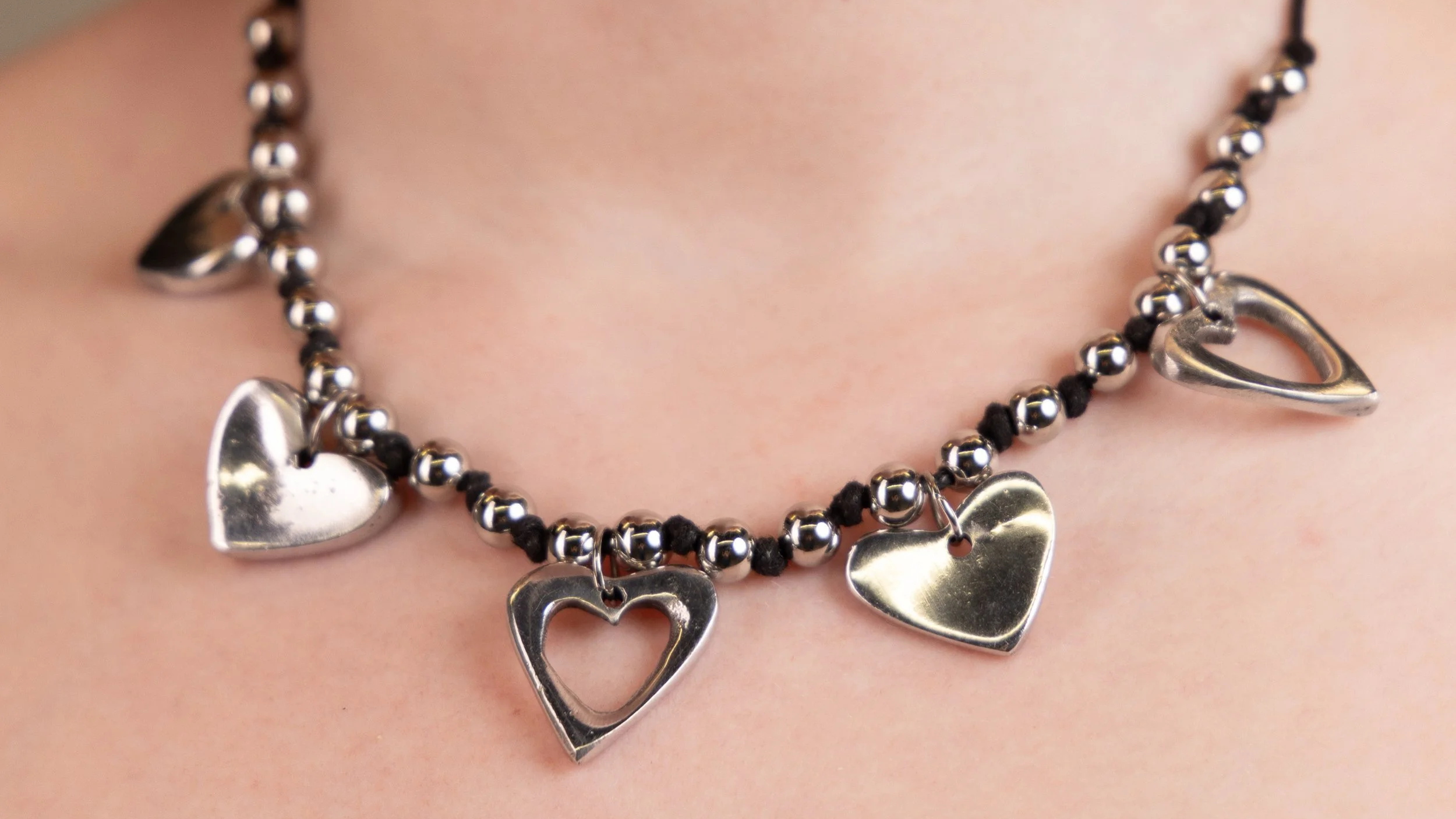 Deave (jewelry made of recycled aluminum)