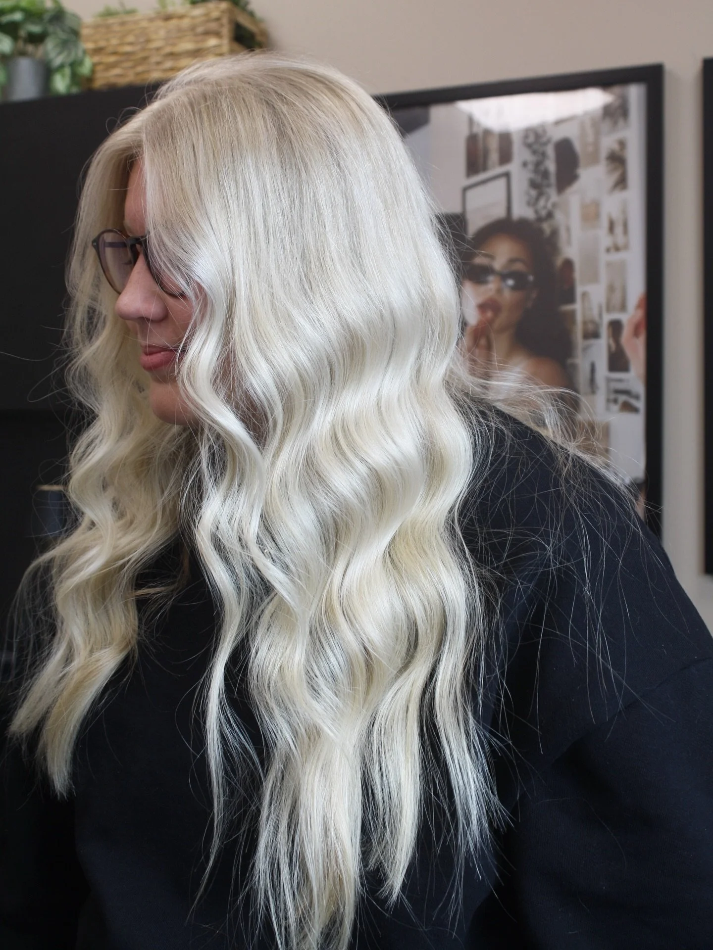 a literal blonde bombshell ⚡️🫶🏼

#siouxfallshair #salonsuites #schwarzkopfprofessional #schwarzkopfpro #schwarzkopfusa