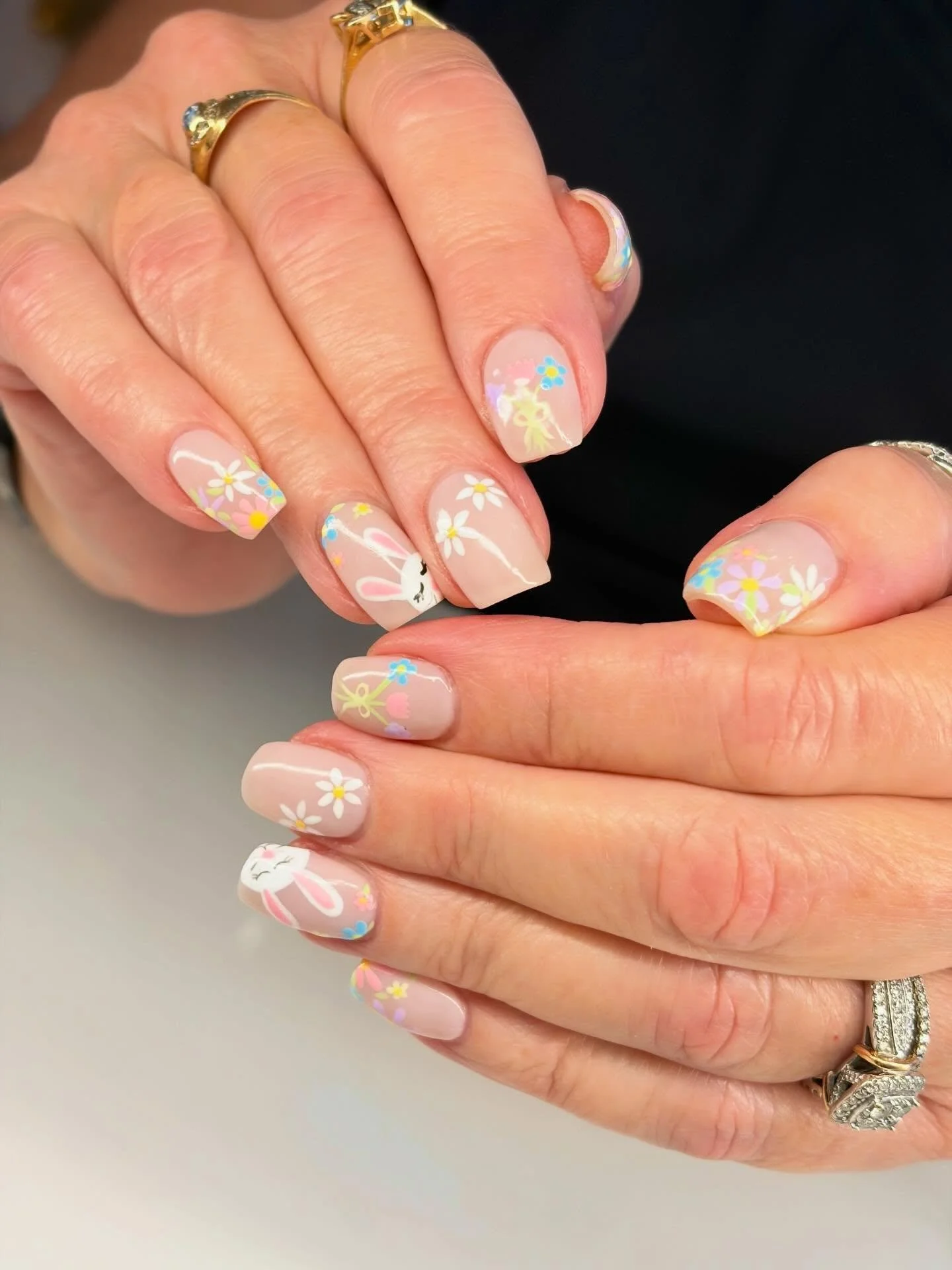 Bunny kisses and daisy wishes 🌼🐇