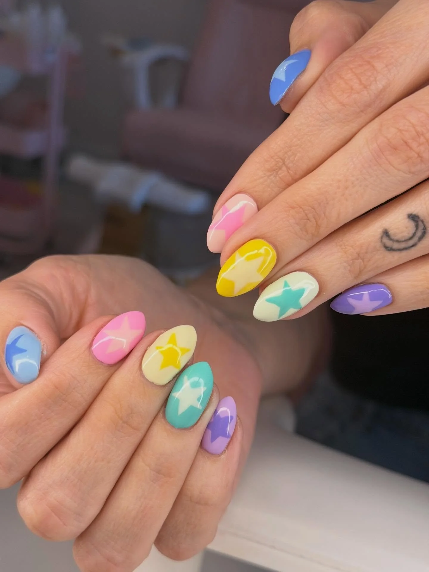 Give us all the spring colors! 😍🌼🌷 #springnails #pastelnails #luminarynails #nailart