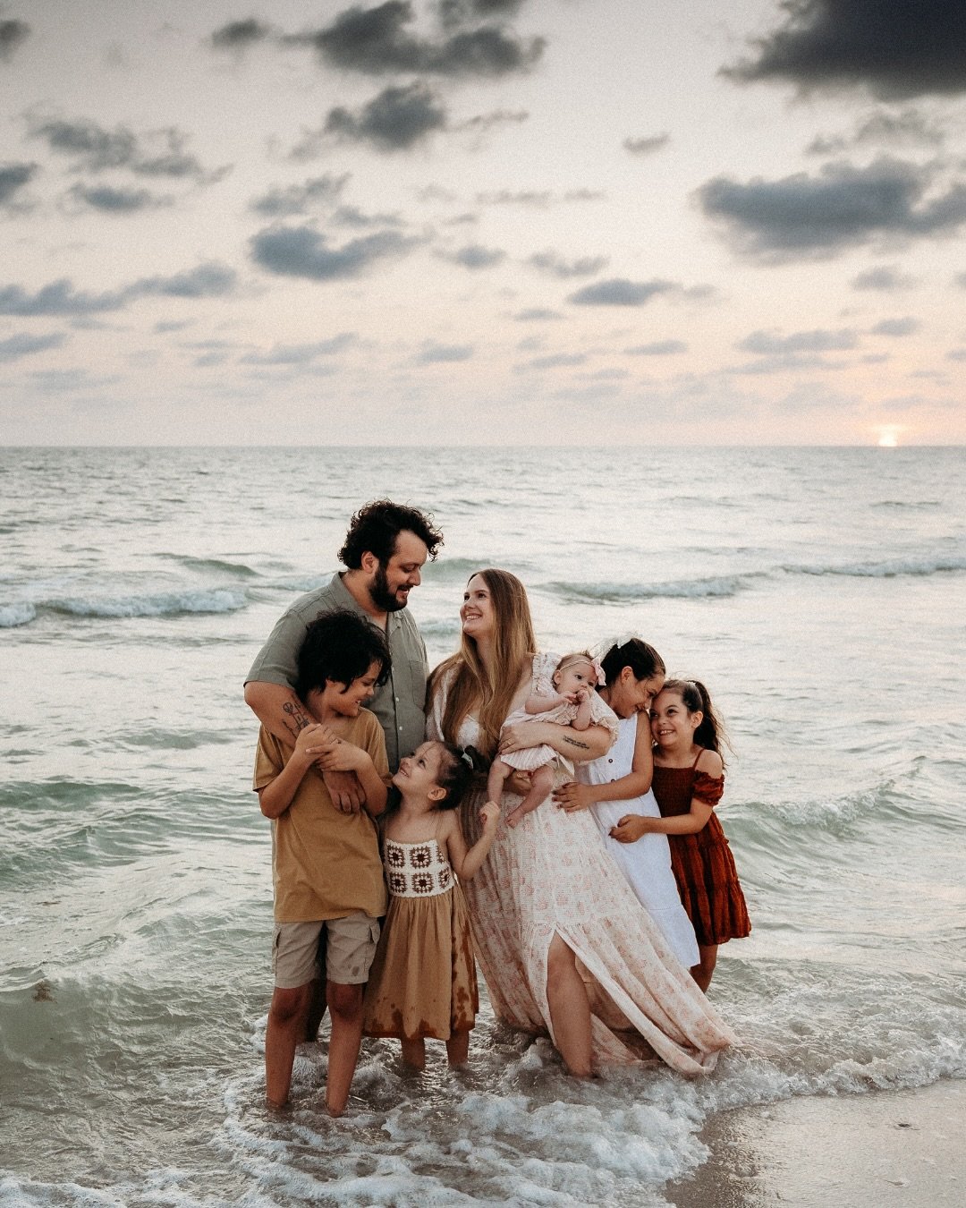 Summer Booking Sale 🌞🍉🕶️ starts now!

I&rsquo;m discounting 6 full sessions to take place in July &amp; August! Family, maternity, newborn, engagement, you name it! 

This discount cannot be combined with existing discounts (like maternity &amp; n
