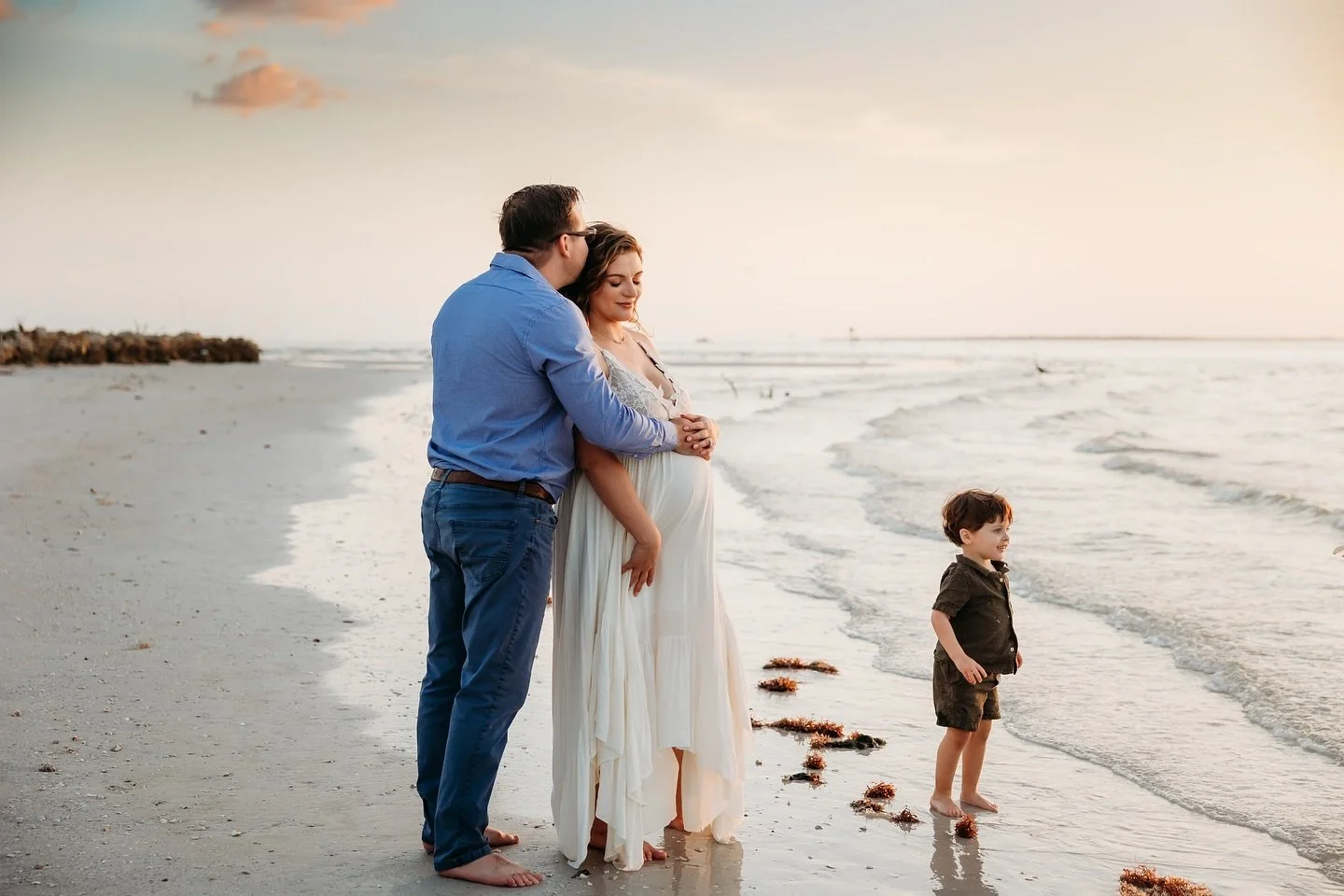 I get asked from time to time if spouses or partners and kids can come and be apart of a maternity session. 

The short answer: always.

#fortmyersphotographer #SouthwestFloridaPhotographer #FortMyersMoms #FloridaFamilyPhotographer #naplesphotographe