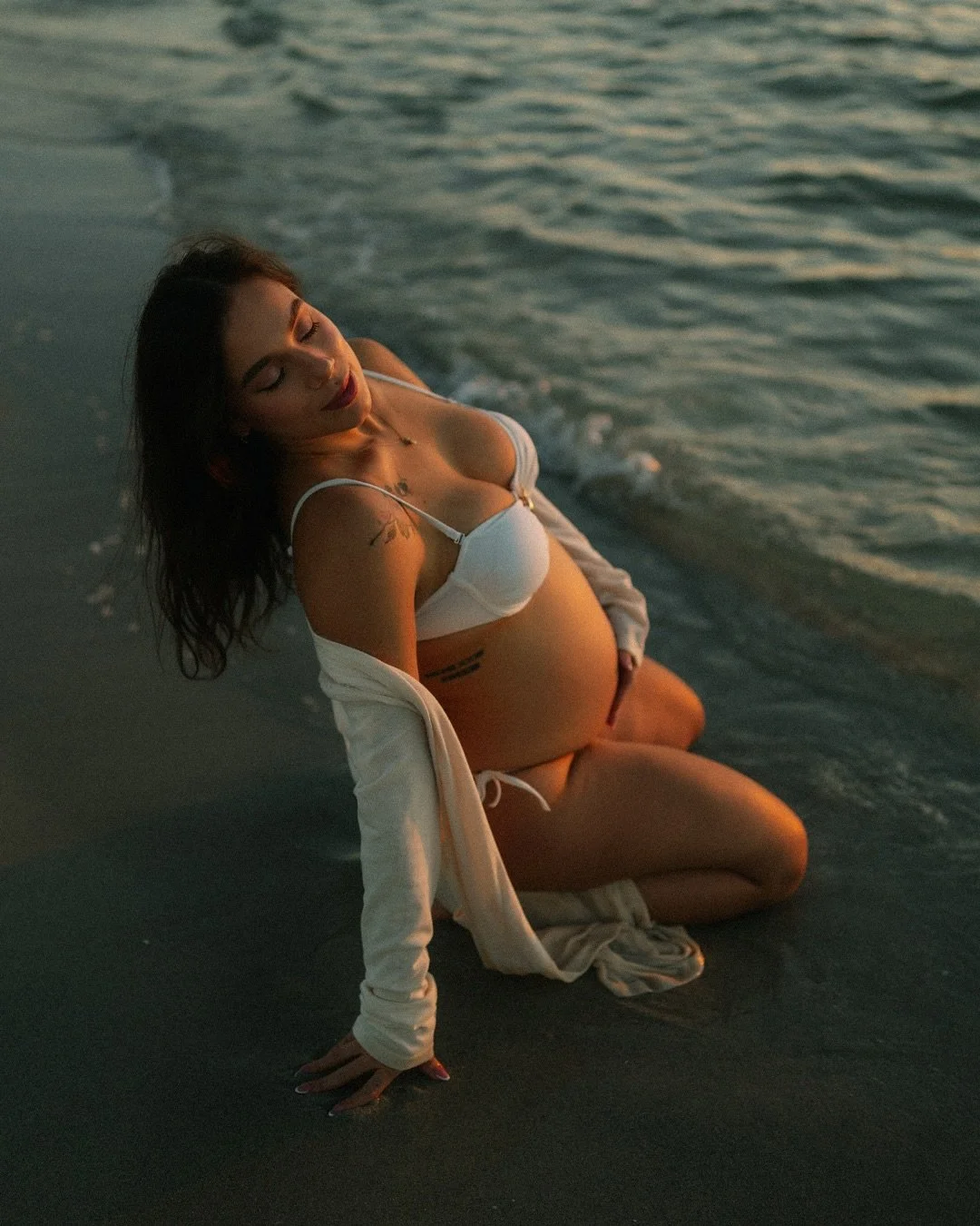 It&rsquo;s safe to say, this session is living rent free in my brain 😆

#fortmyersphotographer #SouthwestFloridaPhotographer #FortMyersMoms #FloridaFamilyPhotographer #naplesphotographer #capecoralphotographer #MaternityPhotographer #NewbornPhotogra