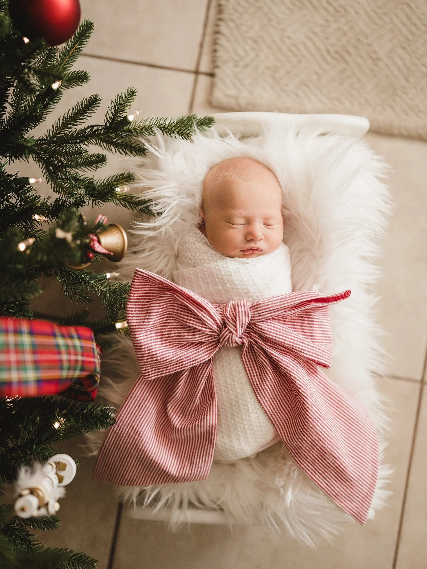 Merry Christmas to all, and to all a goodnight 🎄🎅🏽😴🌙 #christmasnewborn #newbornphotography #fortmyersphotographer