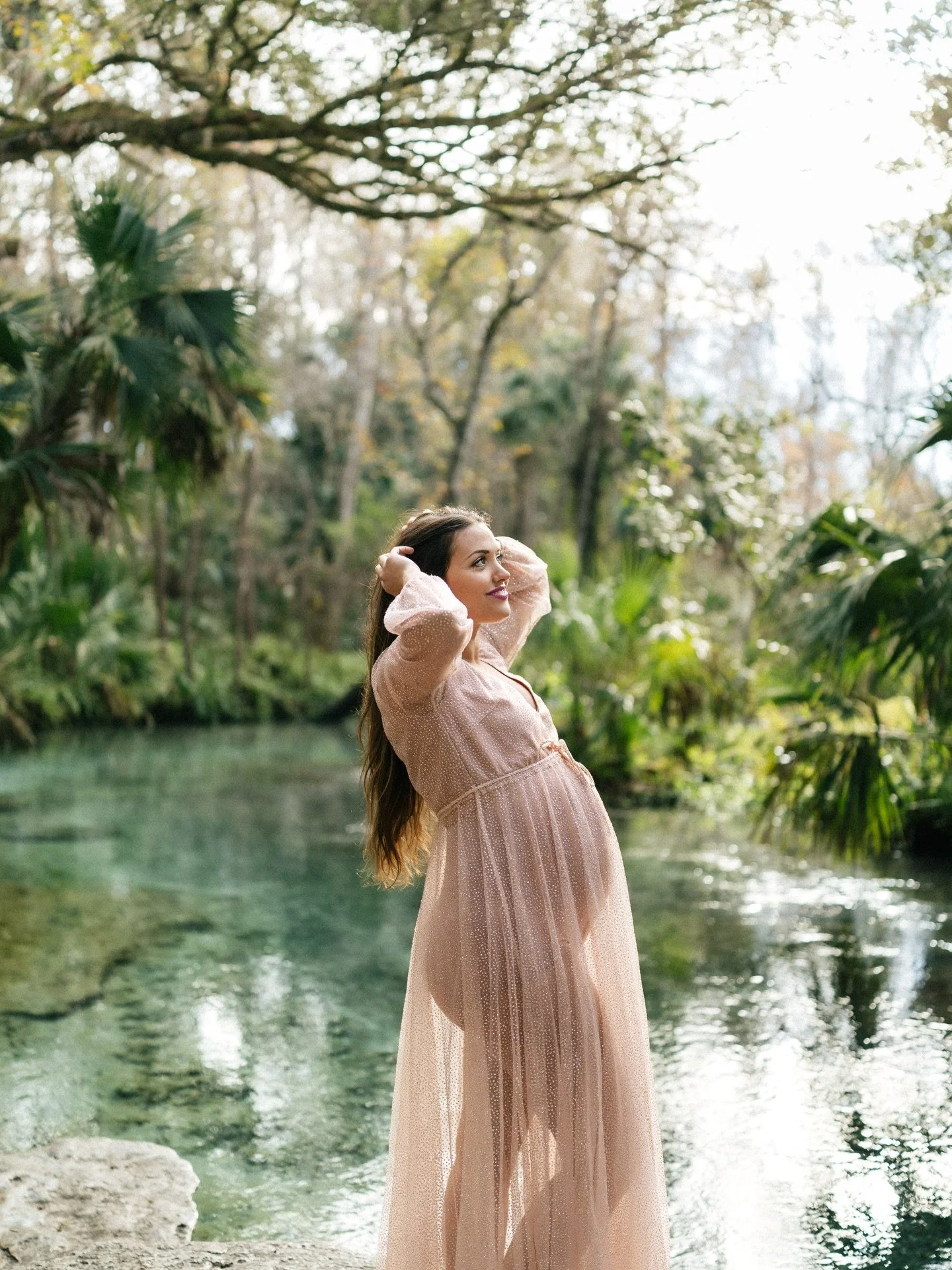Dreams came true with Kassie&rsquo;s 🧜🏼&zwj;♀️🦄🌙🌿 mermaid unicorn maternity session all while Florida participated in winter 🥶

Kelly Rock Springs Florida Springs Crystal Springs Maternity Session Apopka Orlando #kellyrockspringsflorida #matern