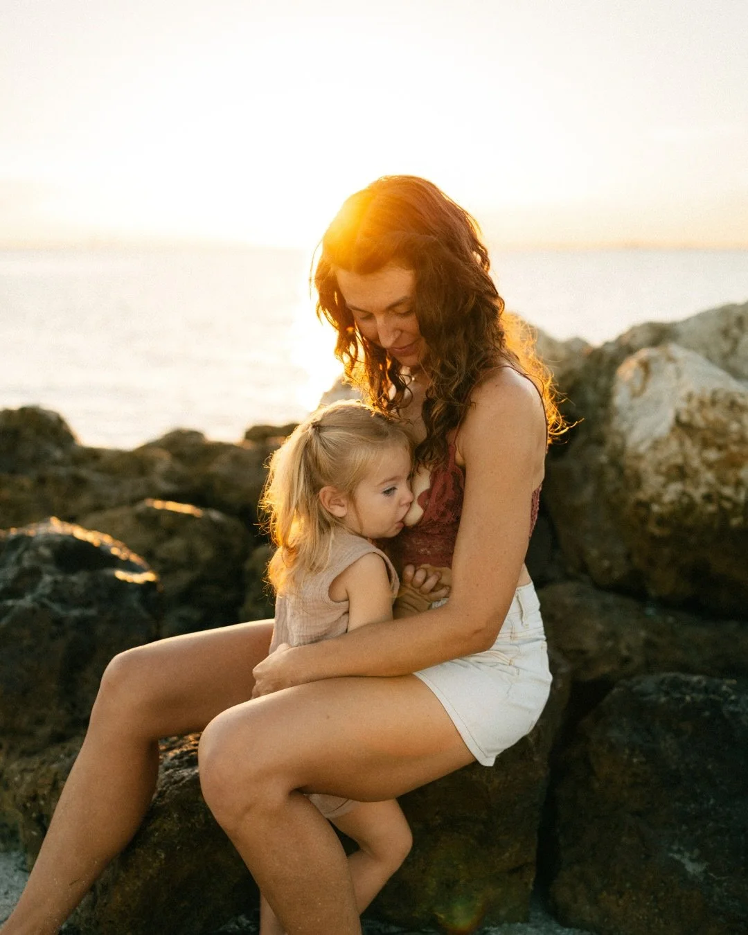 Danielle and her babies 📸 digital &amp; film 🎞️ at sunrise 🌅 

Danielle wanted celebrate her nursing journey before her youngest completed her journey. Three babies that she nursed from their earthside arrival until they decided (or soon to be dec