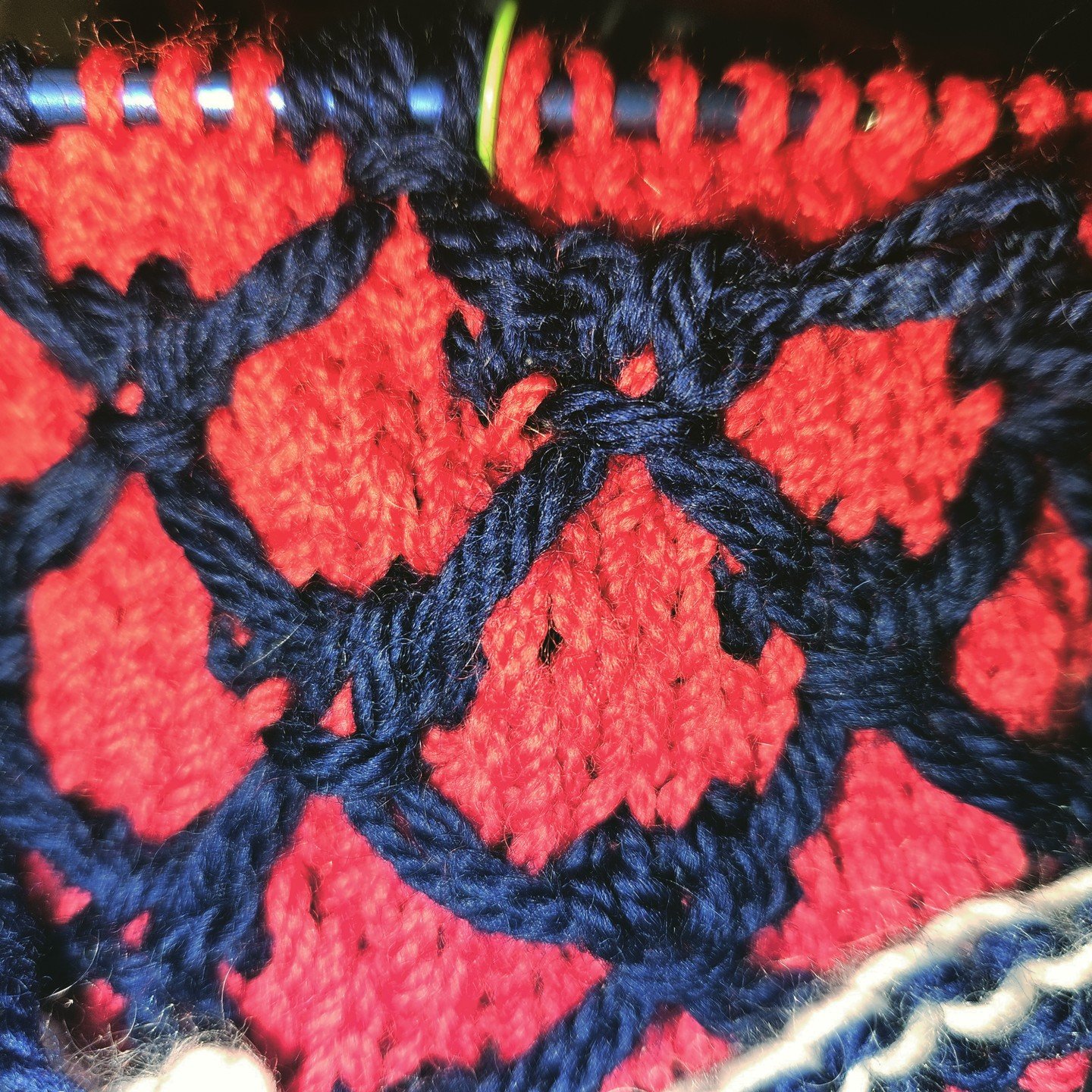 I'm working on the knit version of the Fibrefest Cowl 2024. This is a slip stitch pattern.
@knittersguildnsw