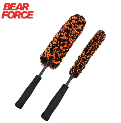 Long handle wheel barrel brush for hard-to-reach alloy rims