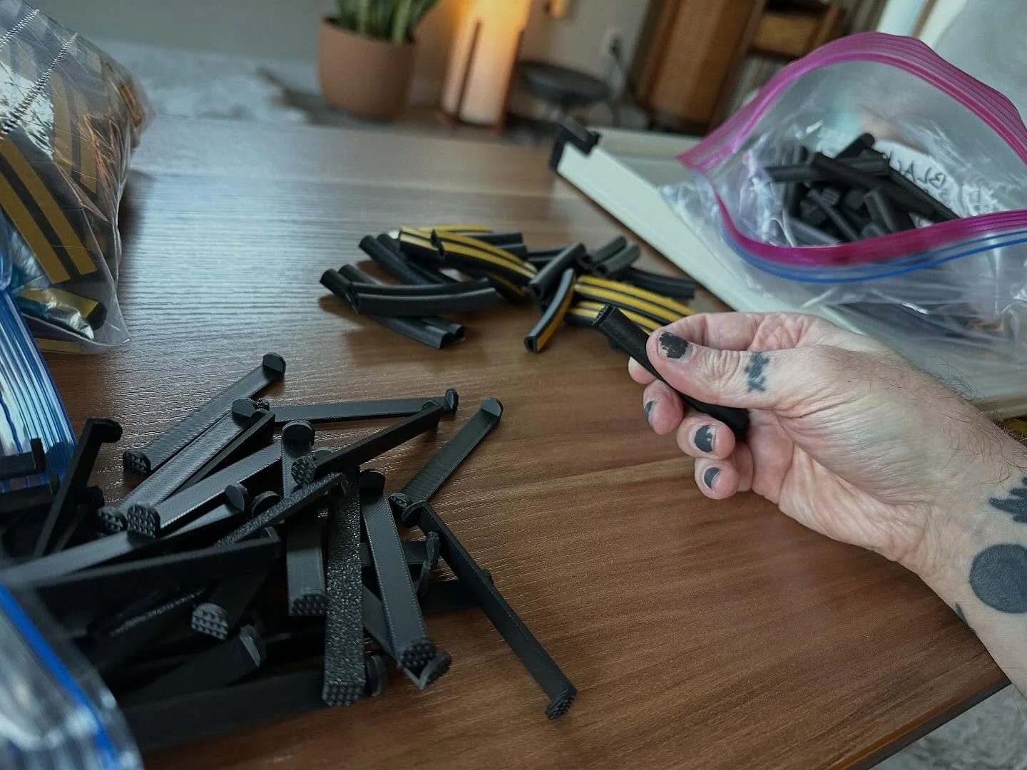 every dead ringer is made by hand — i spend a moment with each one.
last night watching my all-time fav music doc, ‘i am trying to break your heart’ (wilco) while cutting and bagging parts.
we’re 10 days out, almost 1000% fun