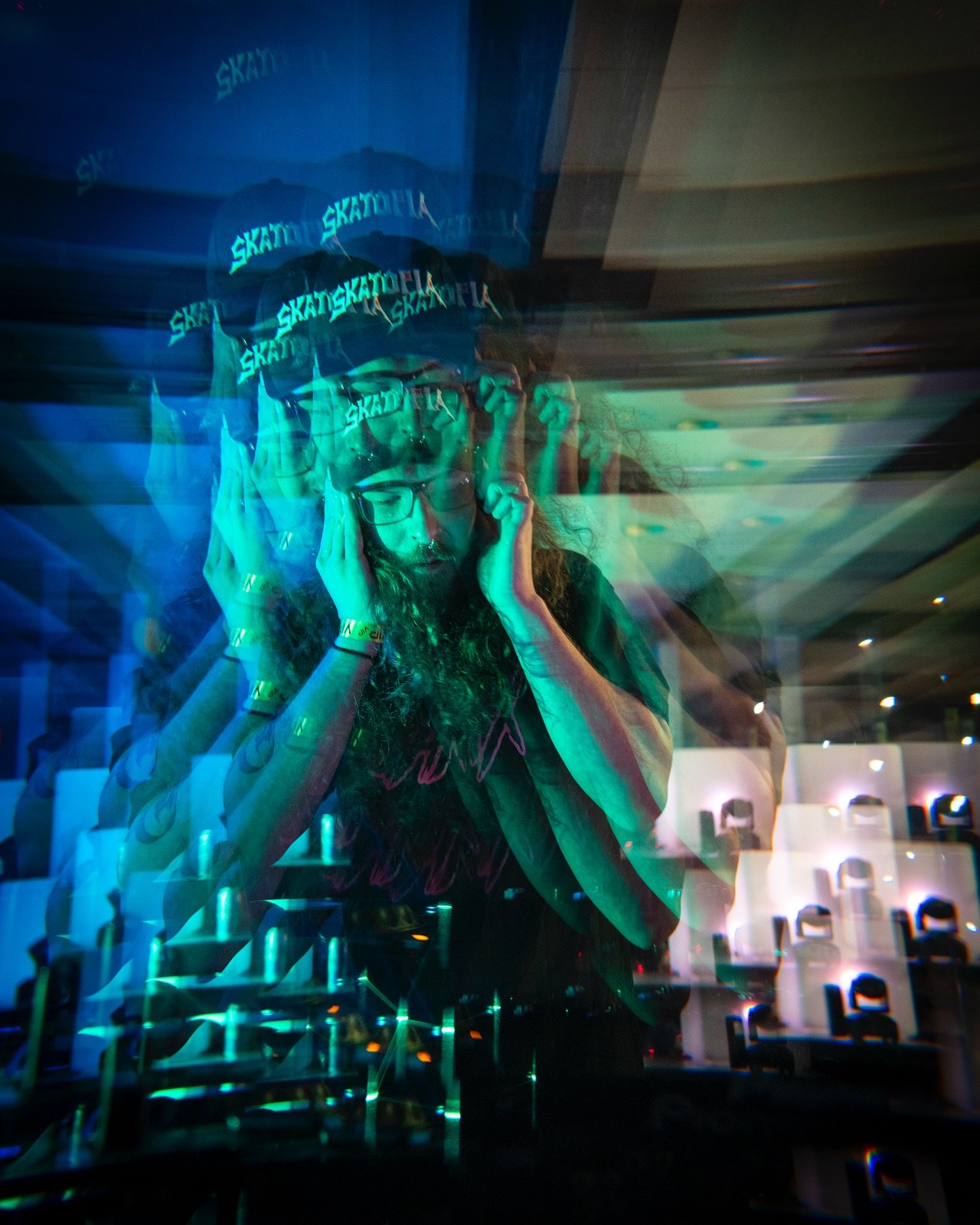 🌙

&bull;
&bull;
&bull;
&bull;
&bull;
&bull;
#journiettephotography #photography #sony #sonyalpha #concertphotography #musicphotography #live #edm #house #rave