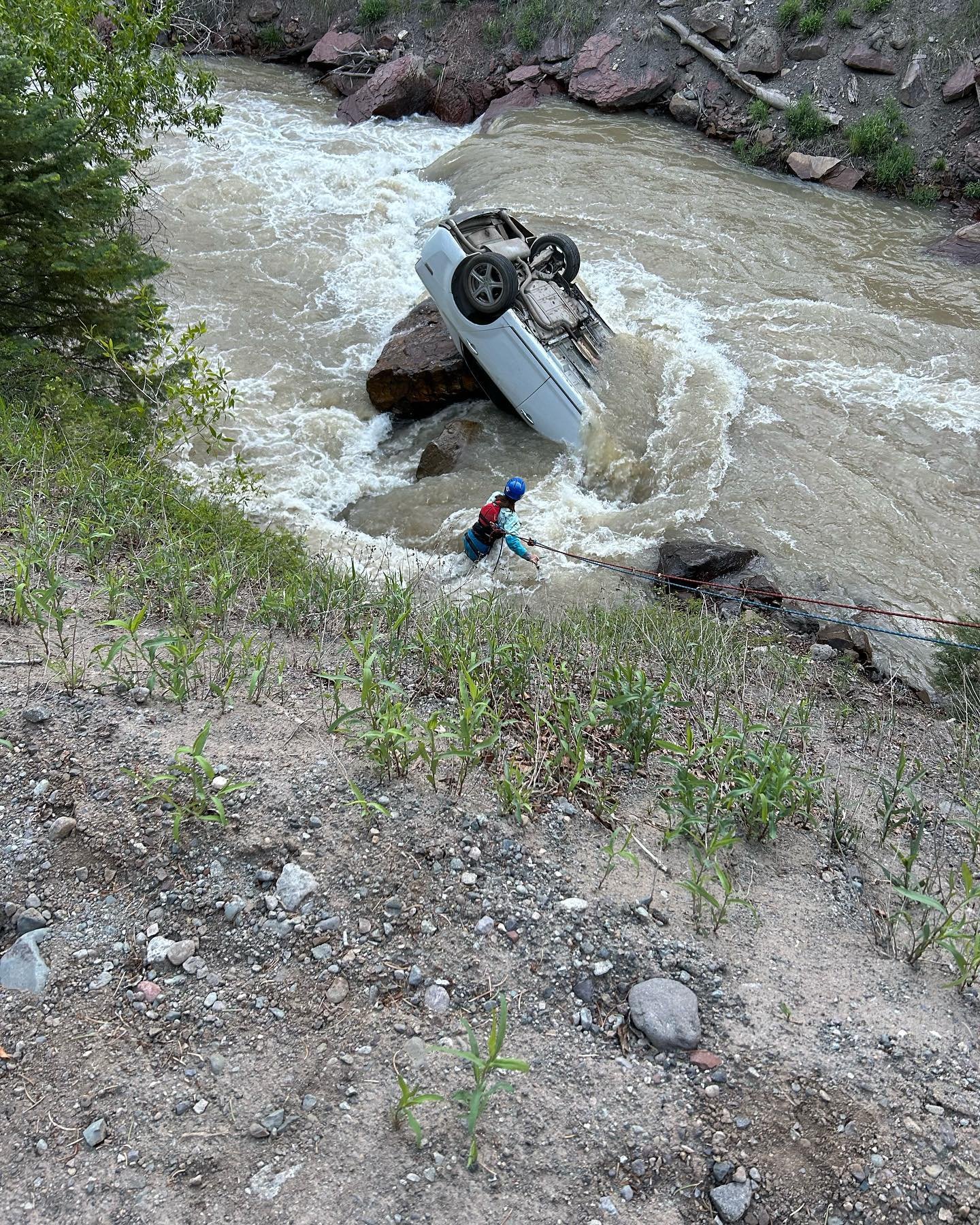 On Thursday, the Ouray Mountain Rescue Team responded to a vehicle in the Uncompahgre River just north of the town of Ouray. Our deepest condolences go to the family and friends of the victim of this tragic accident. Thanks to all of the other Ouray 