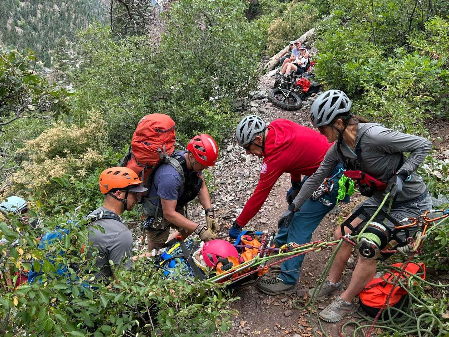 Yesterday, OMRT responded to an injured hiker that tumbled 50&rsquo; down off the Perimeter Trail.  After a technical raise up to the trail and a wheeled litter extraction, smooth interagency teamwork got the patient to definitive care.

@ouraycounty