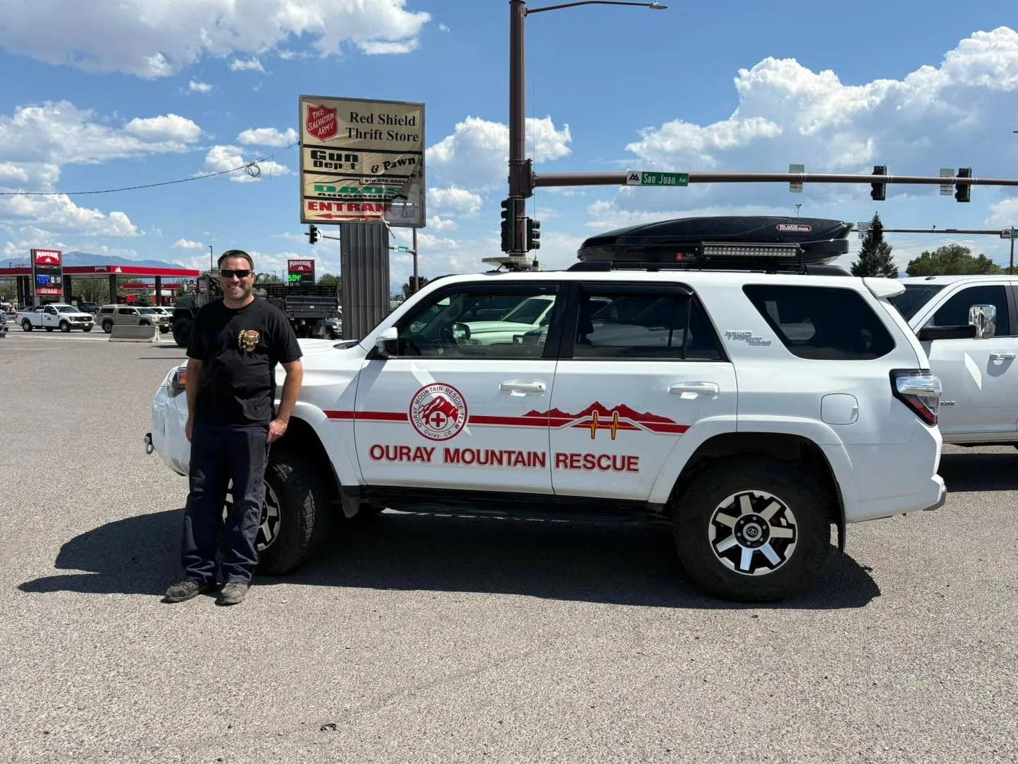 Thank you Andrew at Merica Motorworks for installing a new lift kit on 1611! 🛻 🏥
