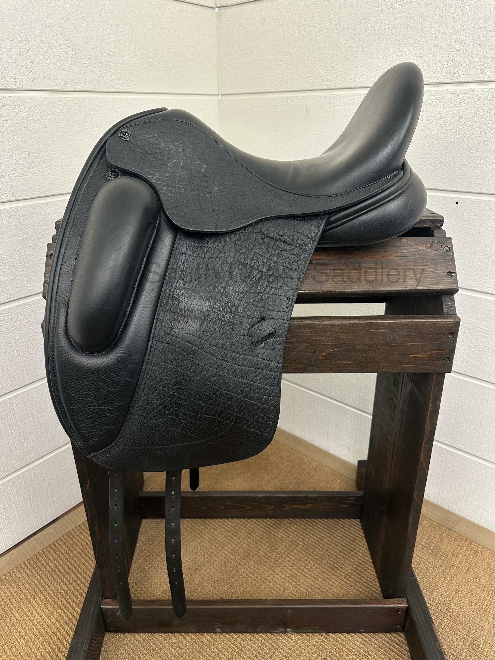 17" Frank Baines Aztec Dressage Saddle - Wool Flocked - TreeClix