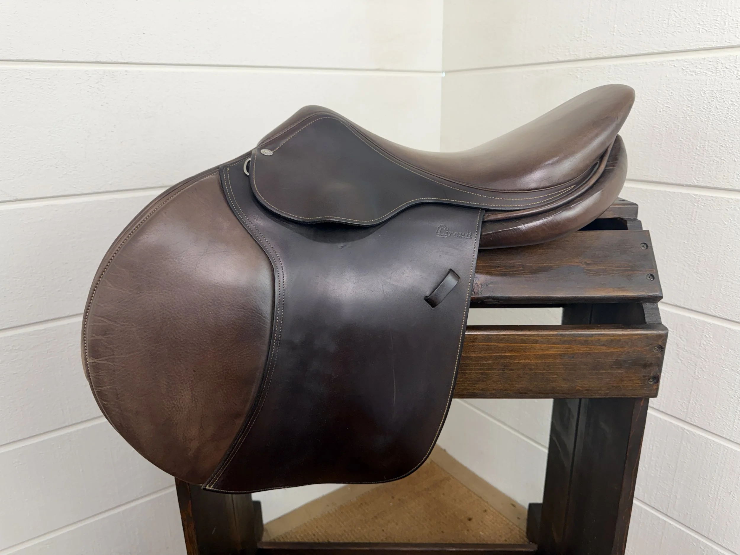 18” Dover Circuit Jump Saddle - Forward Flap