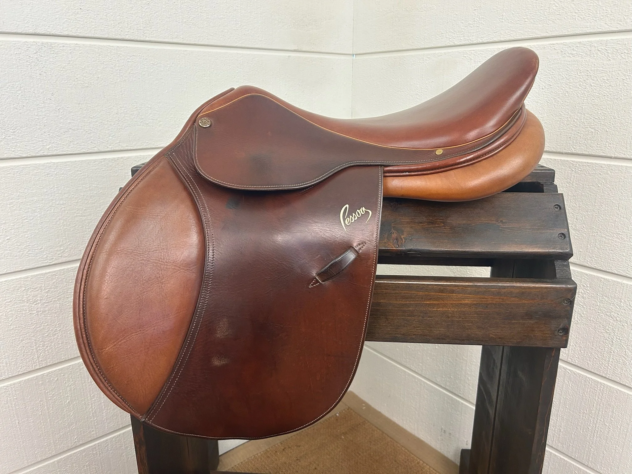 17.5" Pessoa Amo Close Contact Saddle
