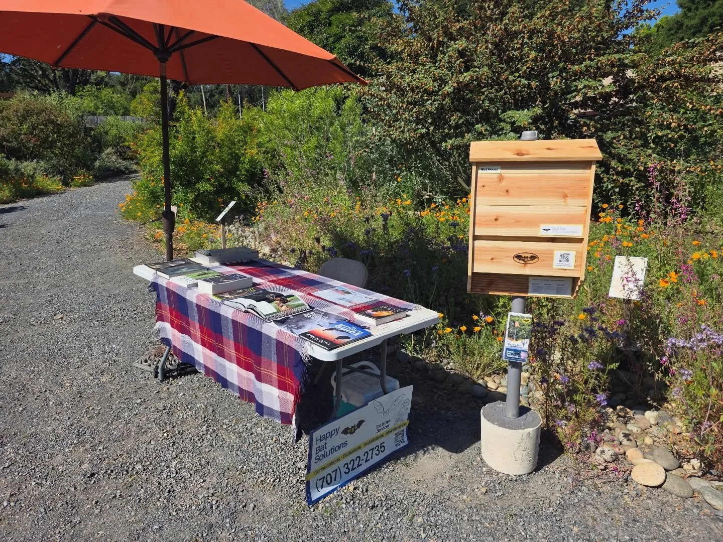 Great day at Home Ground Habitats talking about humane bat exclusion, bat housing, and owl boxes as a natural wildlife housing solution. 

Big thank you to everyone who stopped by the booth, asked great questions, and took the time to learn more abou
