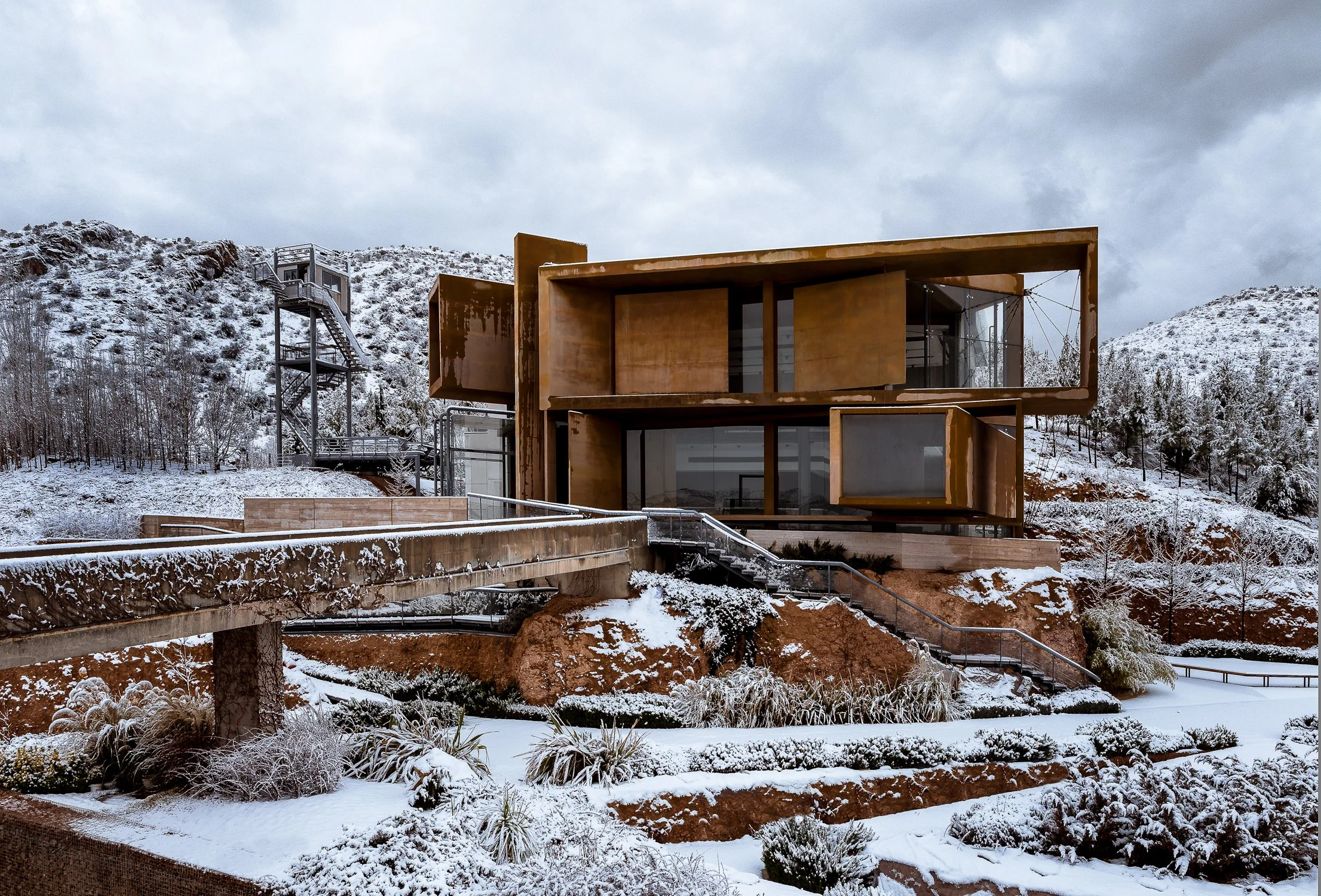 Greenland Convention Center

IPA 2025 Honorable Mention & Official Selection | EPA 2025 Gold Winner | AMP 2025 Winner | NIPA 2025 Official Recognition | Global Lens 2025 Selected
