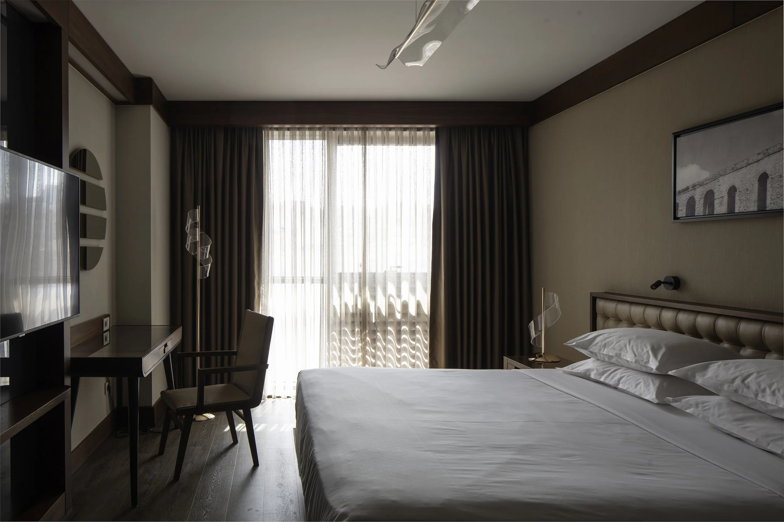 Hotel1B.jpg