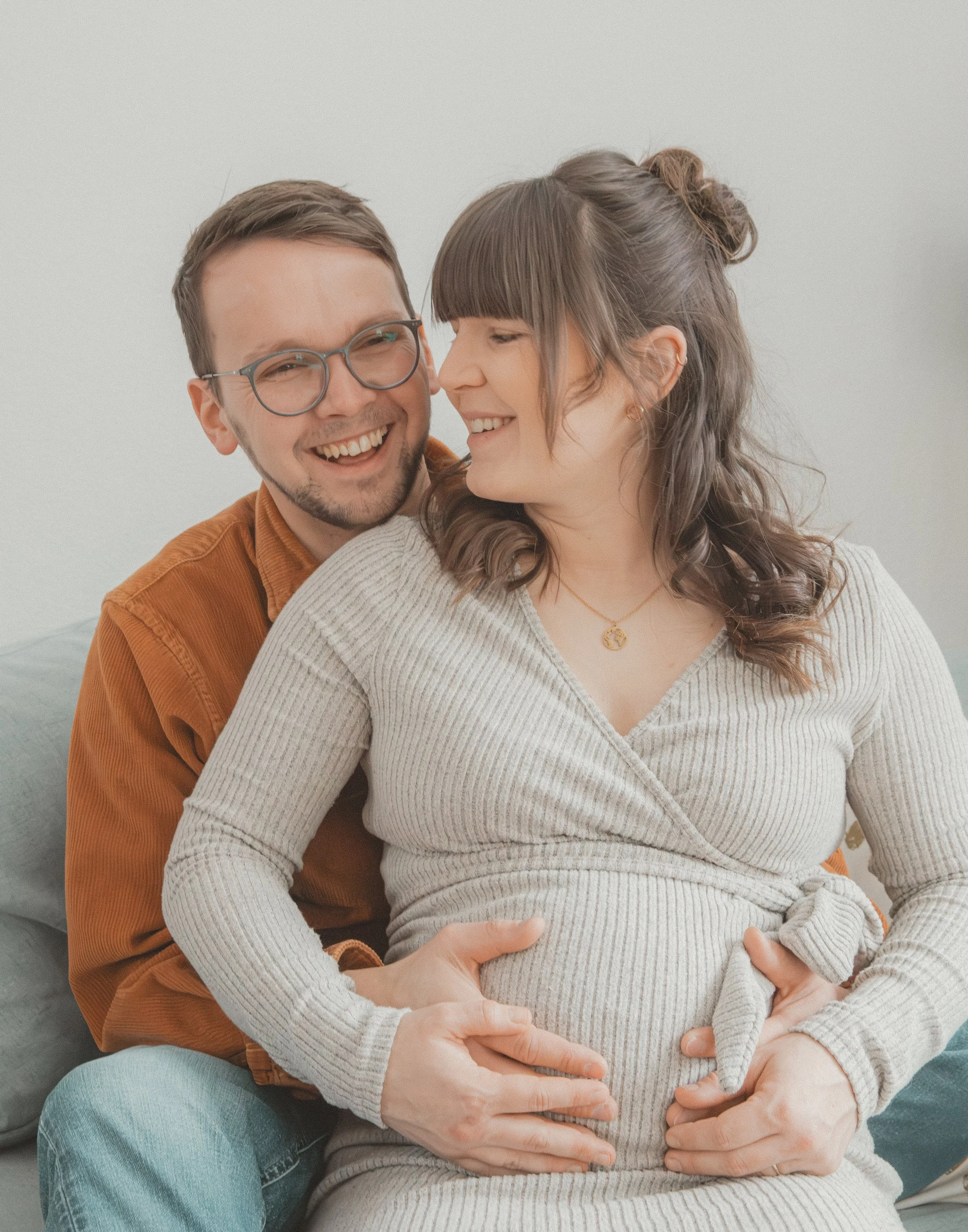 Winter Maternity Session with Maria, Oli and Hazel | Winterliches Schwangerschafts-Shooting mit Maria, Oli und Hazel