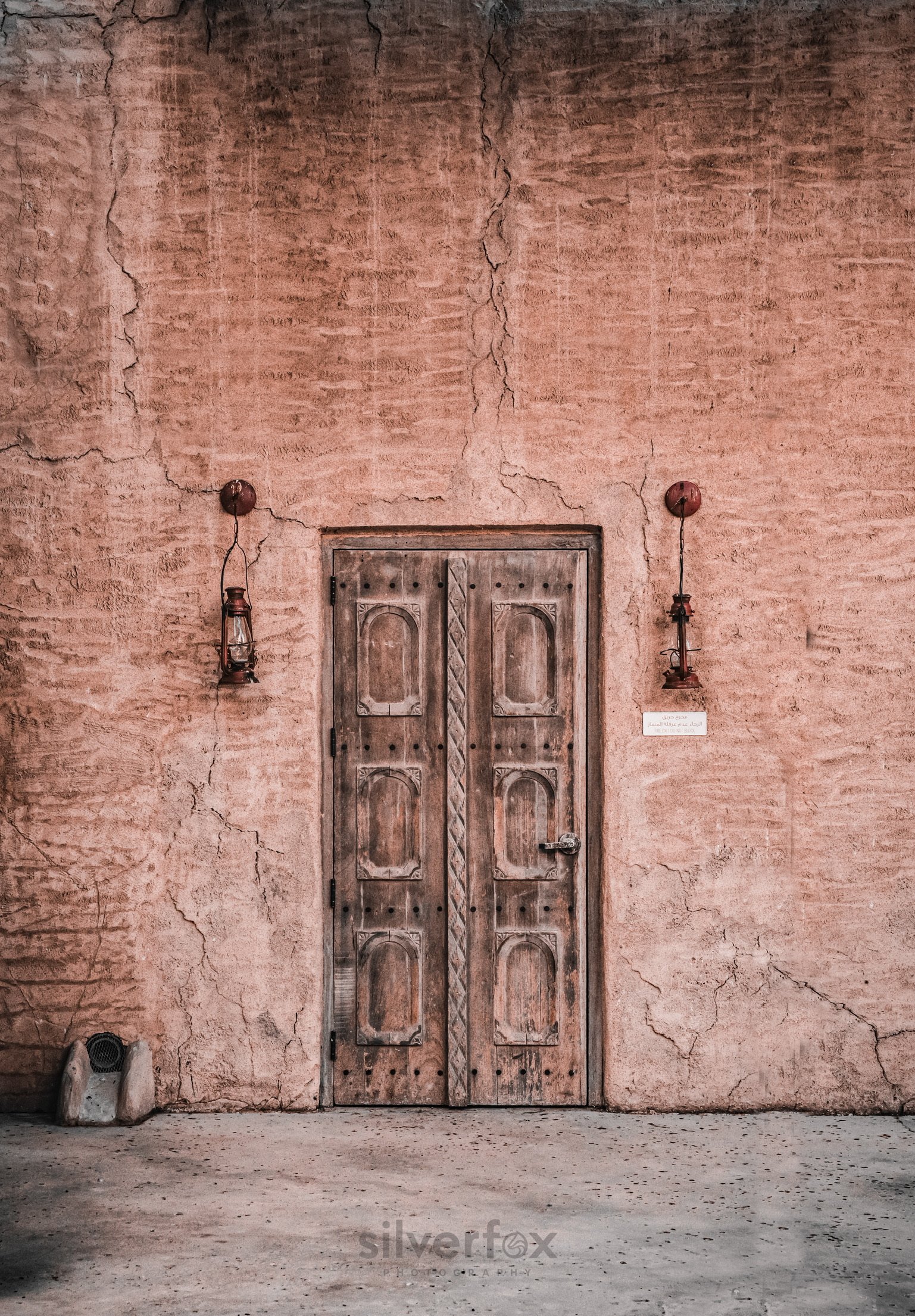 dubai door.jpg