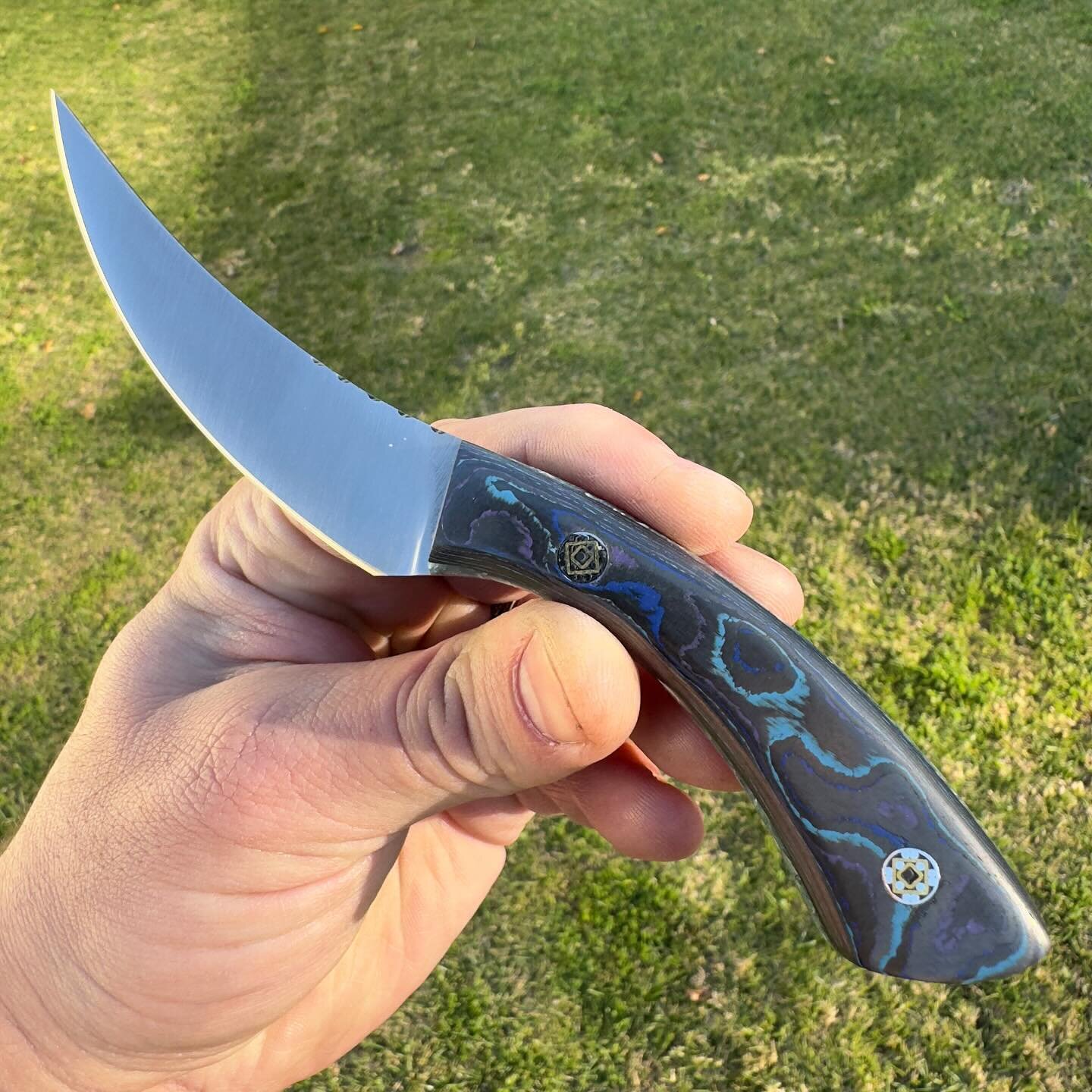Tarek - An EDC Persian style fixed blade!
Blade - S90v
Handle - Blue carbon fiber from @camocarbon and blue glow liner with shredded aluminum from @traviszumwalt 
*TAKEN*